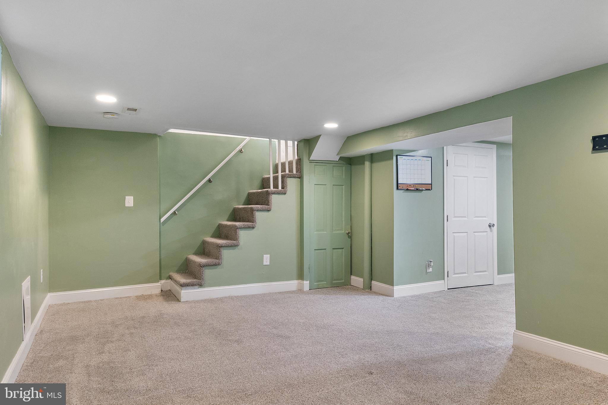 TEN HILLS - Residential