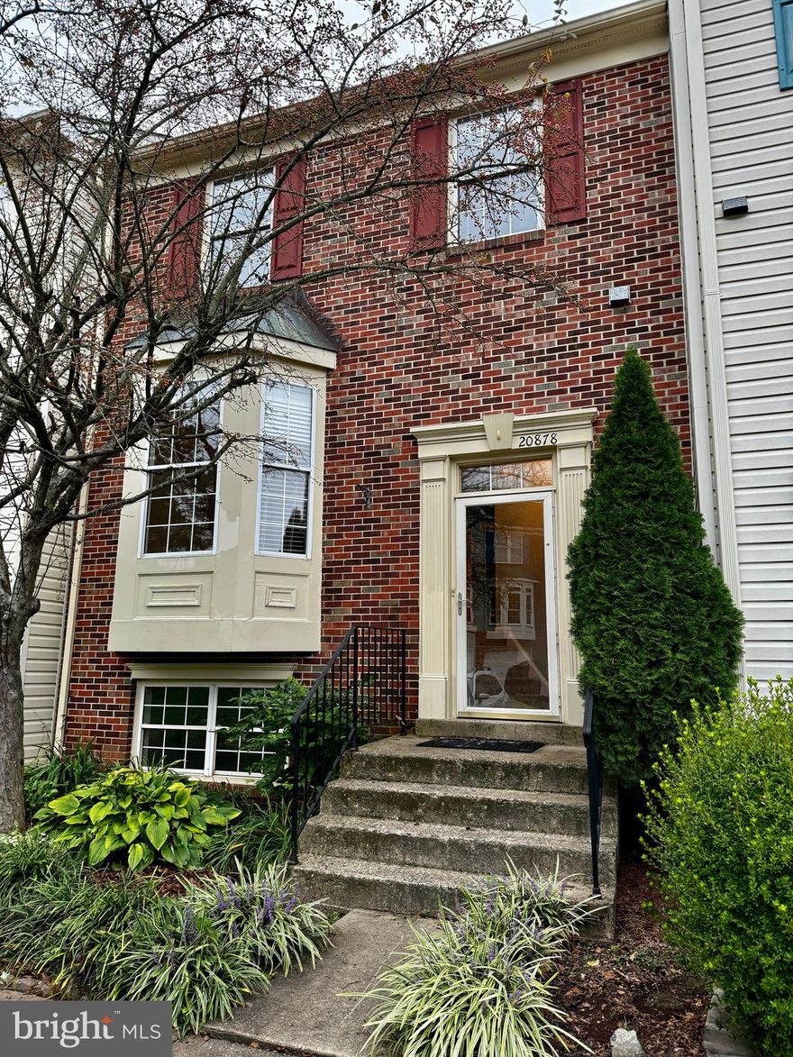 **Available OCTOBER 1st **4 Bedroom/3.5 Bathroom** *light-filled townhome *fresh paint throughout **Gourmet Kitchen, gas stove and SS appliance | Lower level Washer/Dryer** Deck off the kitchen and Lower level* Primary Bed with walk-in closet & ceiling fan*  Very Spacious 2nd, 3rd & 4th bedrooms* Small oasis backyard, it's important to note, tenant is responsible for shrub, mulch and grass cutting* The HOA fees are paid by the owner, while tenants pay for electric, gas and water. <br> <br>The location is perfect for easy access to nearby shopping and Route 7 & 28. Perfect location to Dulles Town Center* Lots of Great Falls Chase Amenities* The lease term is between 12-24 months, and there is a $100 repair deductible.