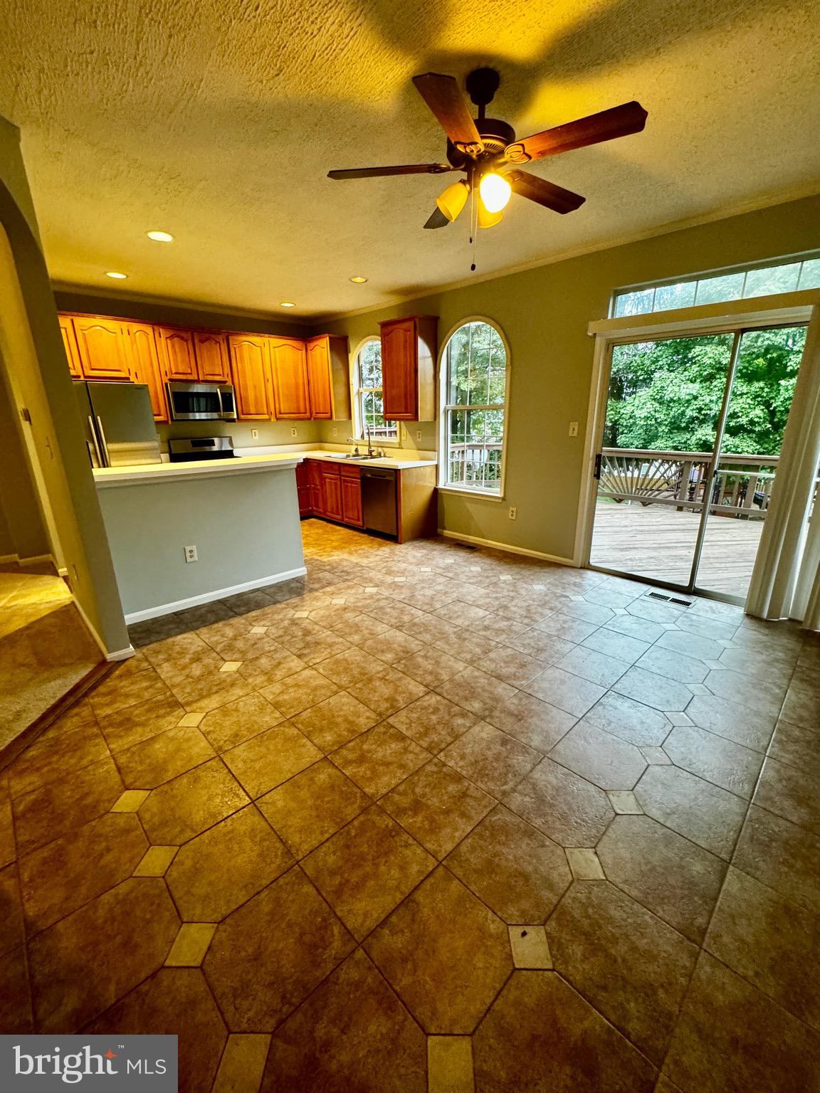 GREAT FALLS CHASE - Residential Lease