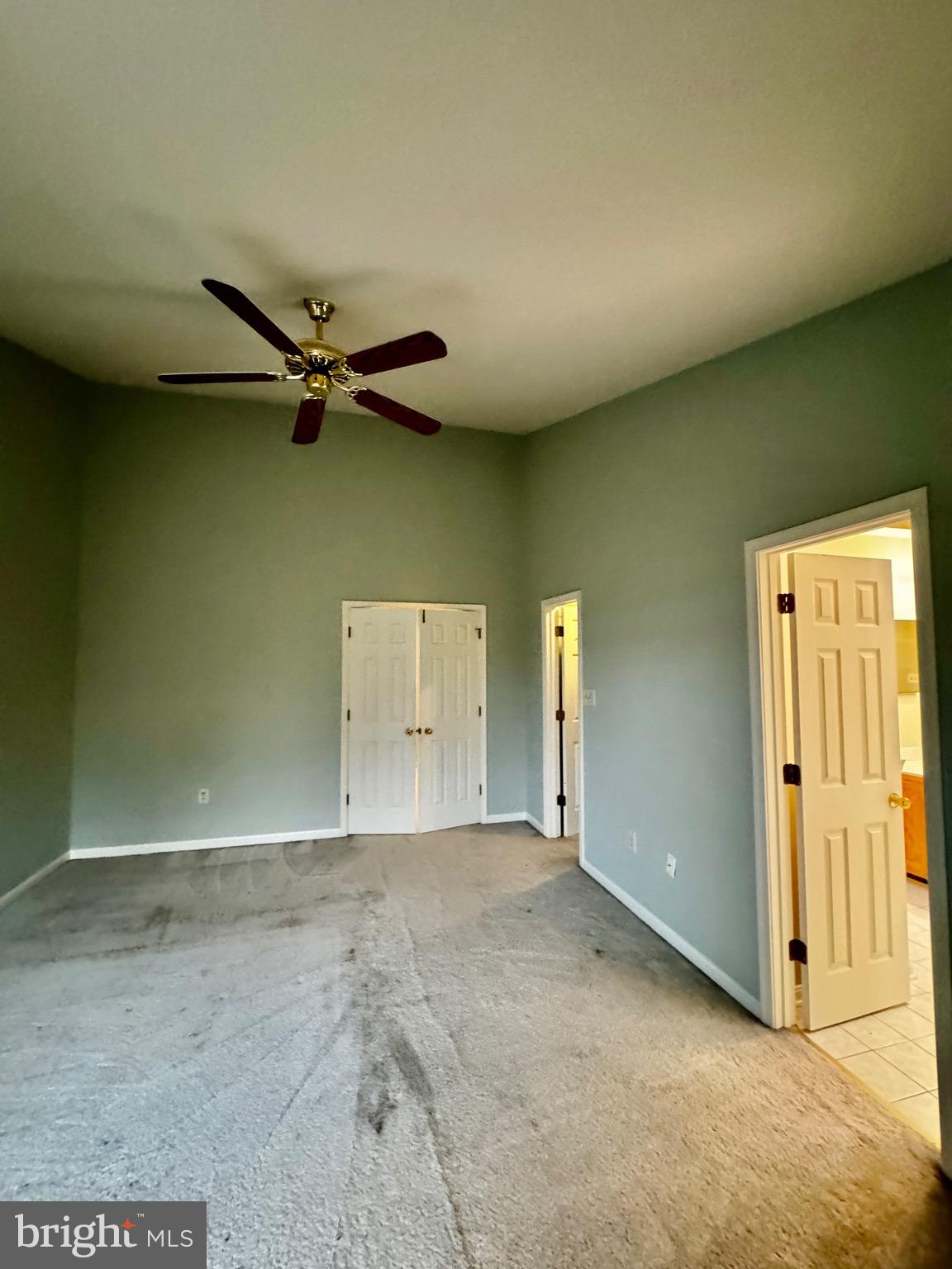 GREAT FALLS CHASE - Residential Lease