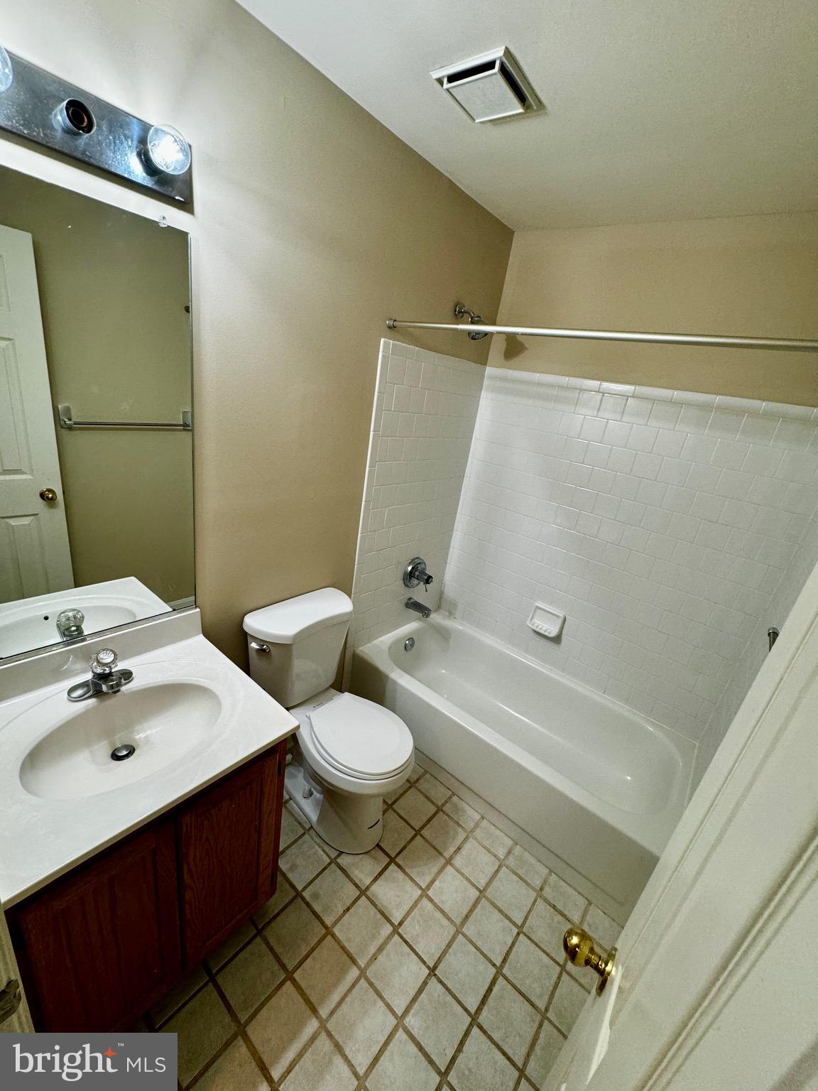 GREAT FALLS CHASE - Residential Lease