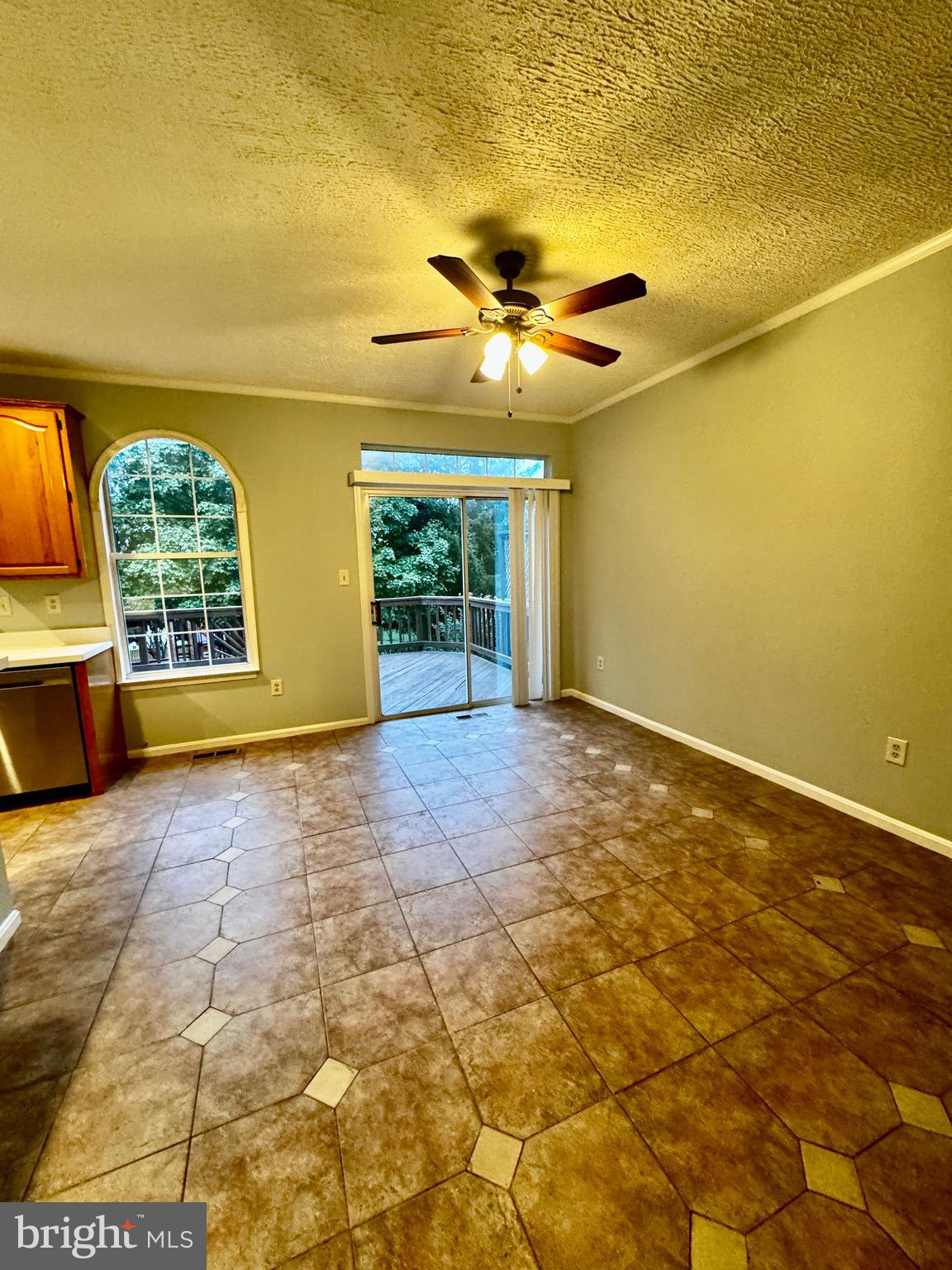 GREAT FALLS CHASE - Residential Lease