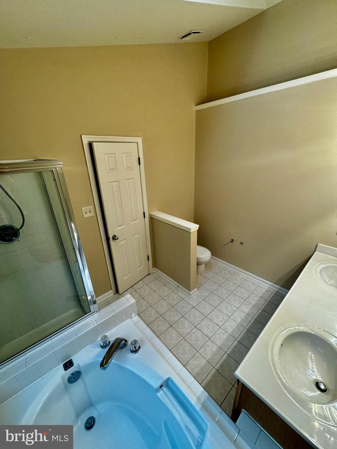 GREAT FALLS CHASE - Residential Lease