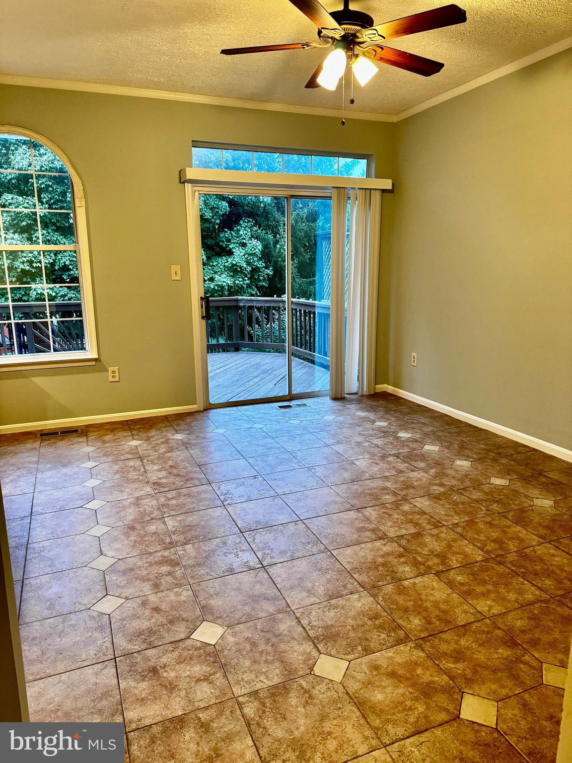 GREAT FALLS CHASE - Residential Lease