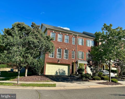 Townhouse For Sale - 1040 Hotchkiss Place<br/> FREDERICKSBURG, VA 22401