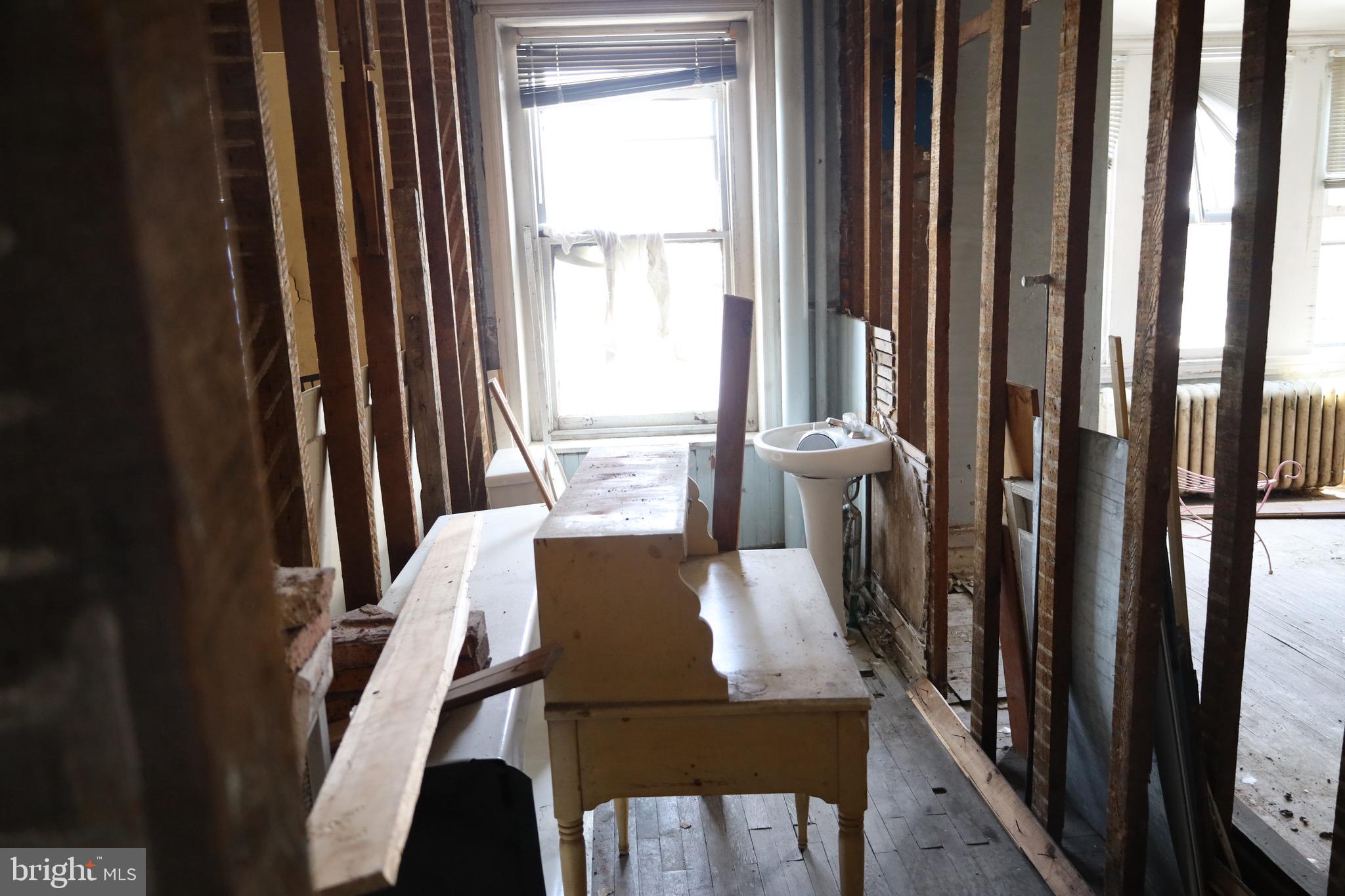 WEST PHILADELPHIA - Commercial Sale