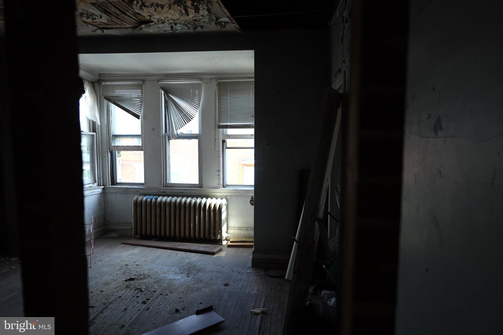 WEST PHILADELPHIA - Commercial Sale