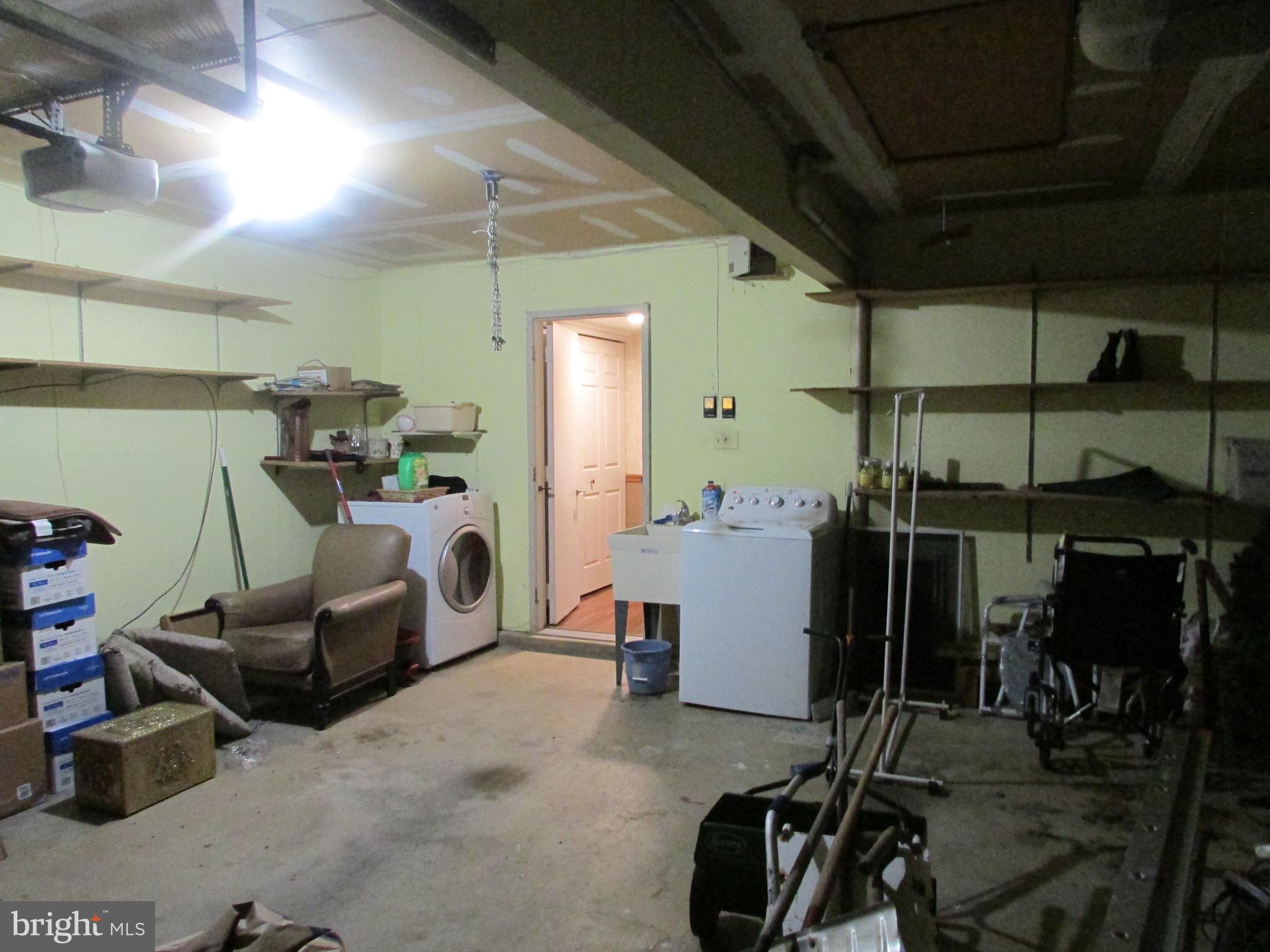 VILLAGE GREENE - Residential