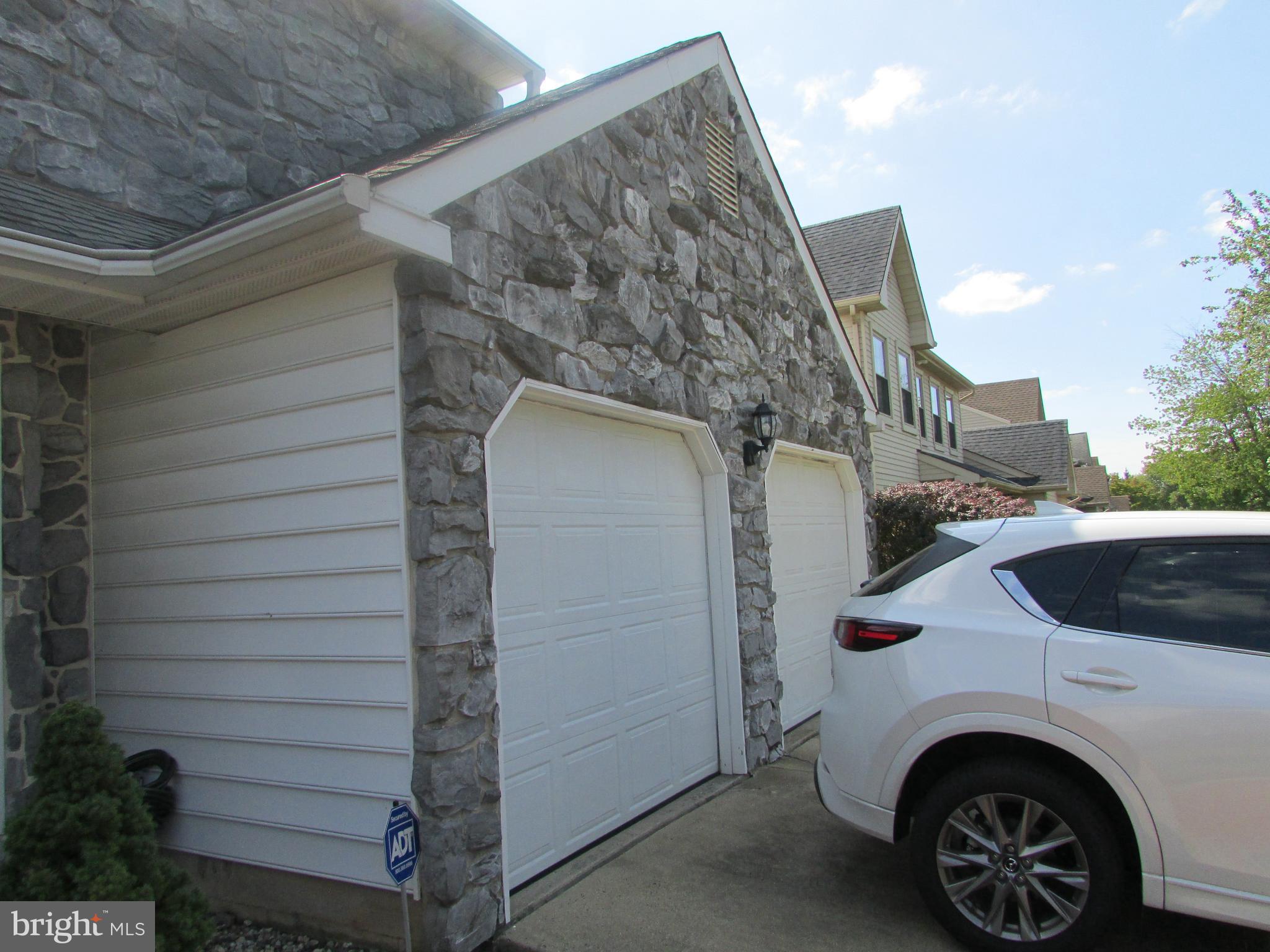 VILLAGE GREENE - Residential