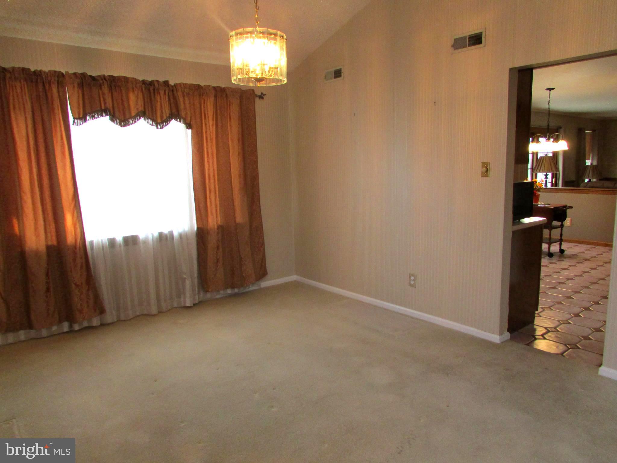 VILLAGE GREENE - Residential