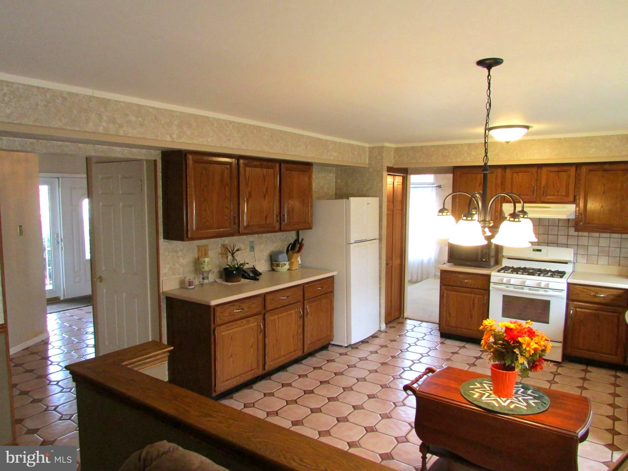 VILLAGE GREENE - Residential