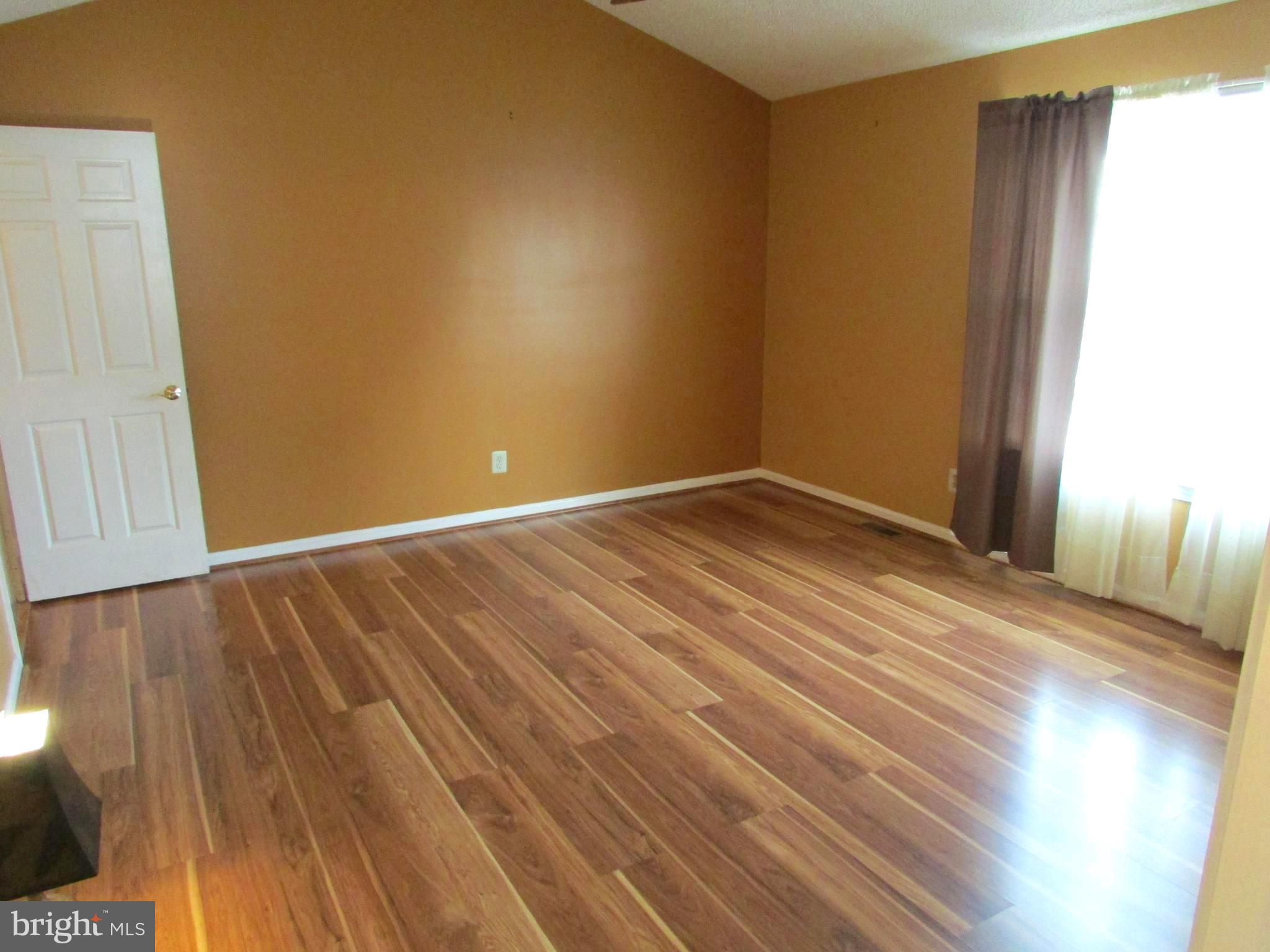 VILLAGE GREENE - Residential