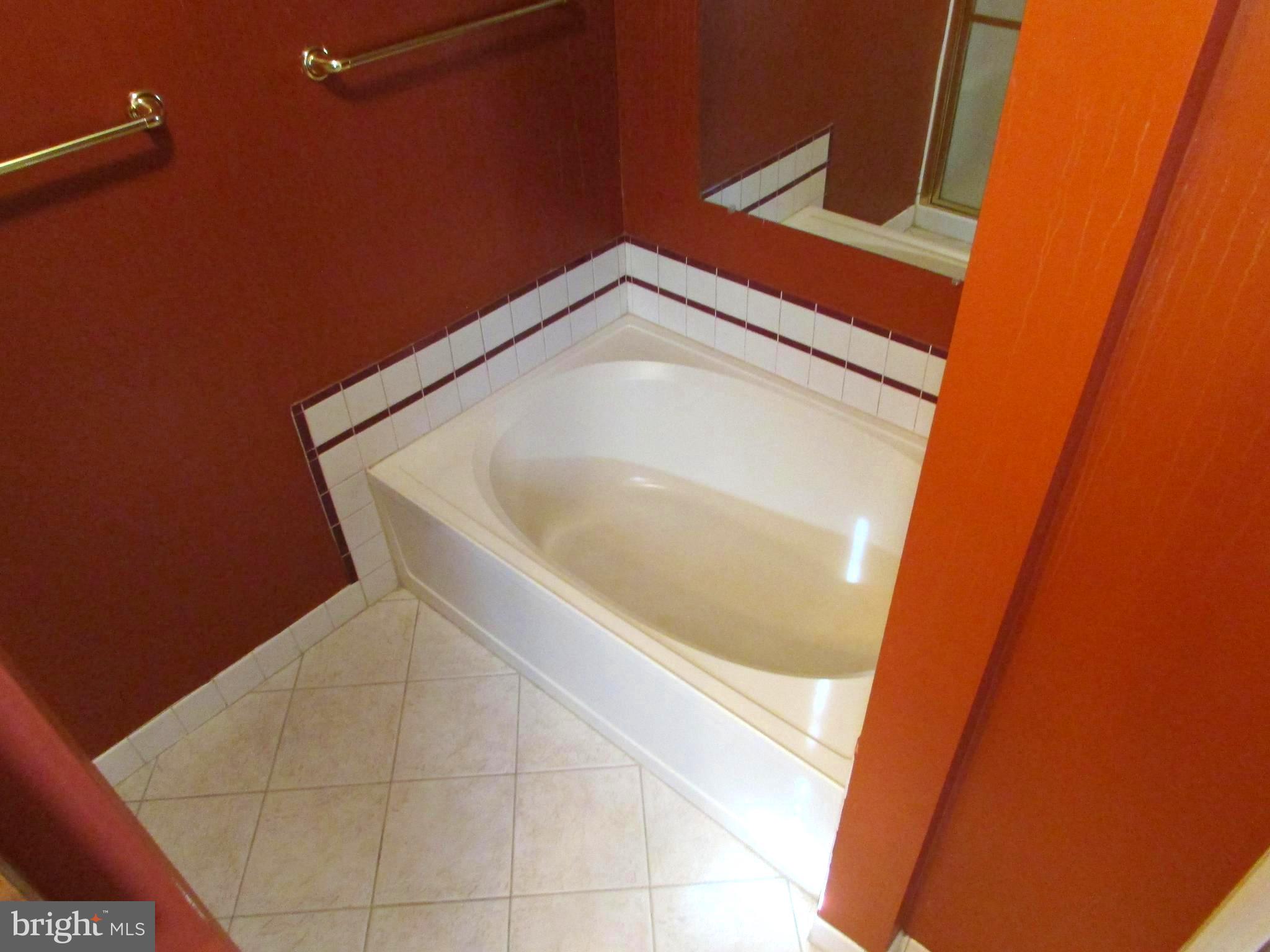 VILLAGE GREENE - Residential