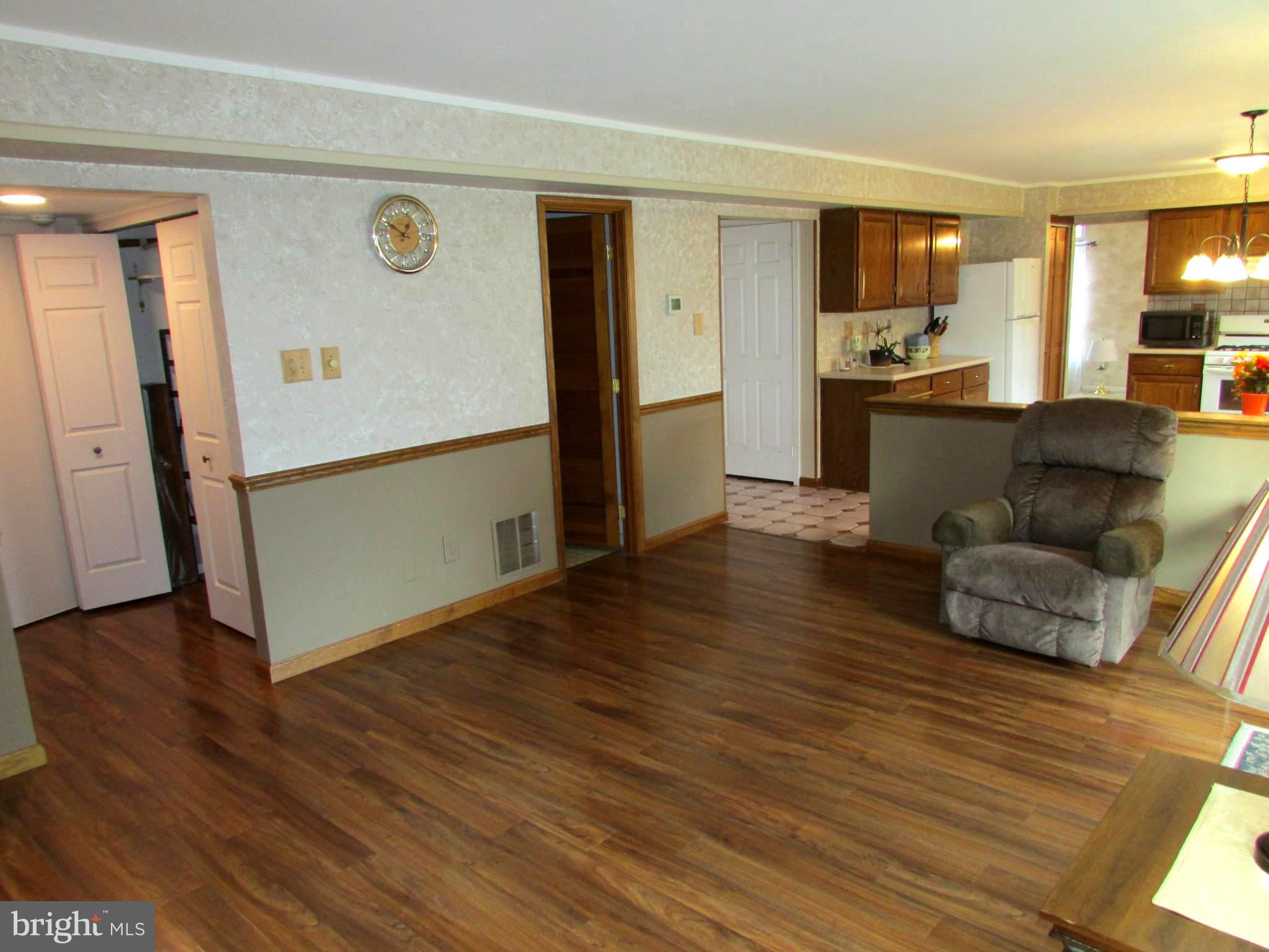 VILLAGE GREENE - Residential