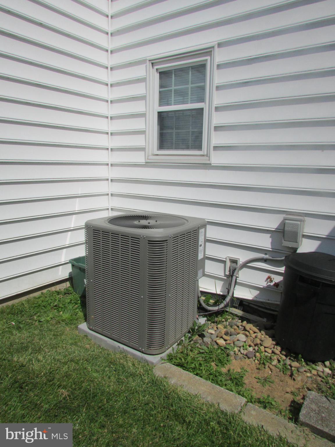 VILLAGE GREENE - Residential