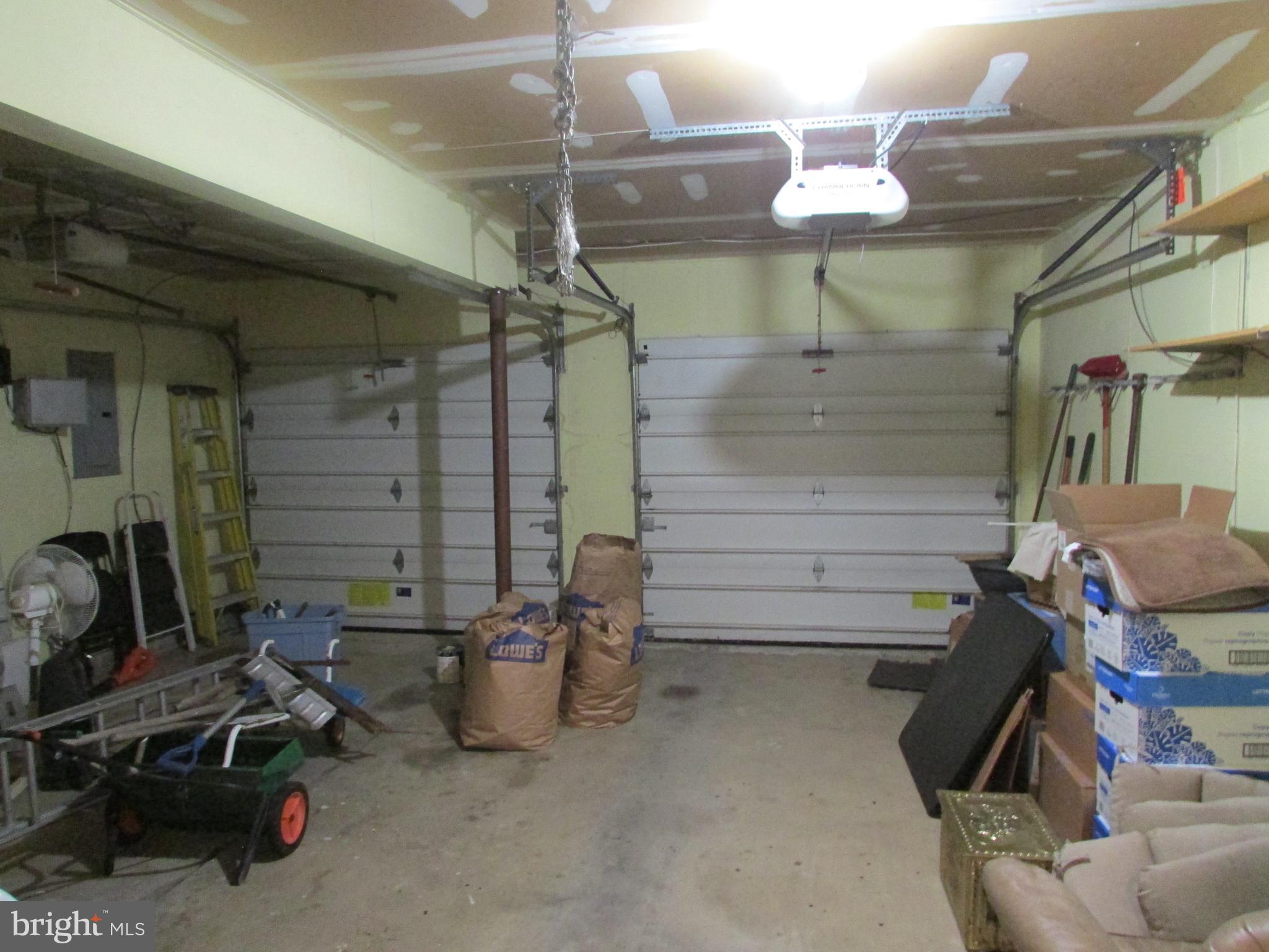 VILLAGE GREENE - Residential