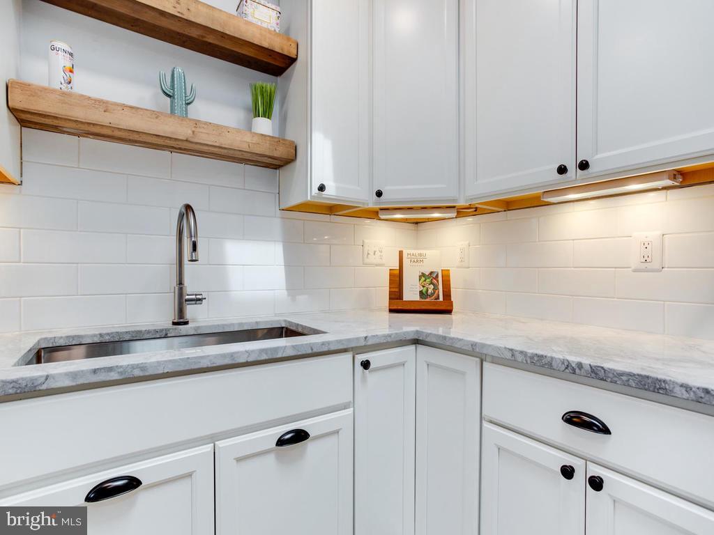 CARROLLTON MANOR - Residential