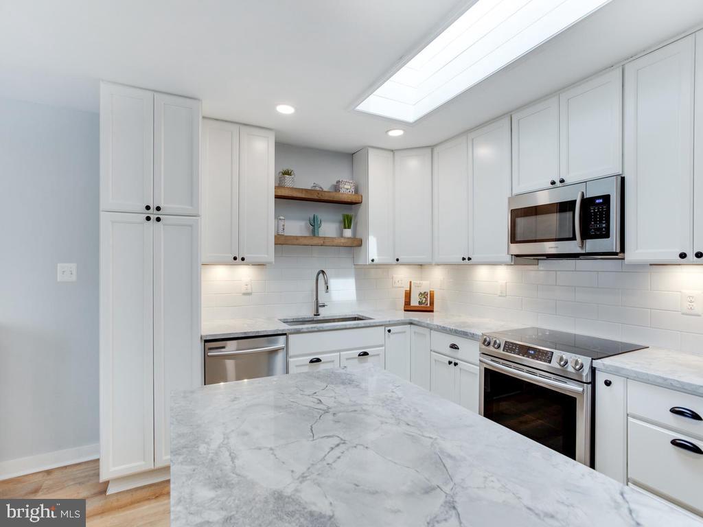 CARROLLTON MANOR - Residential