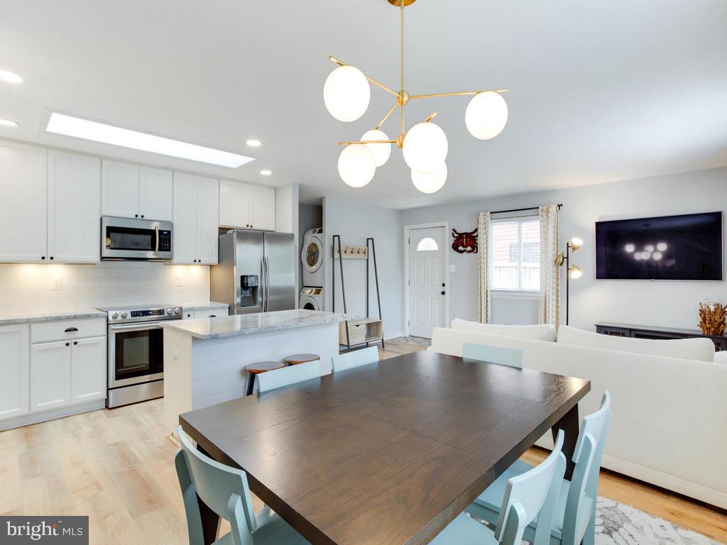 CARROLLTON MANOR - Residential