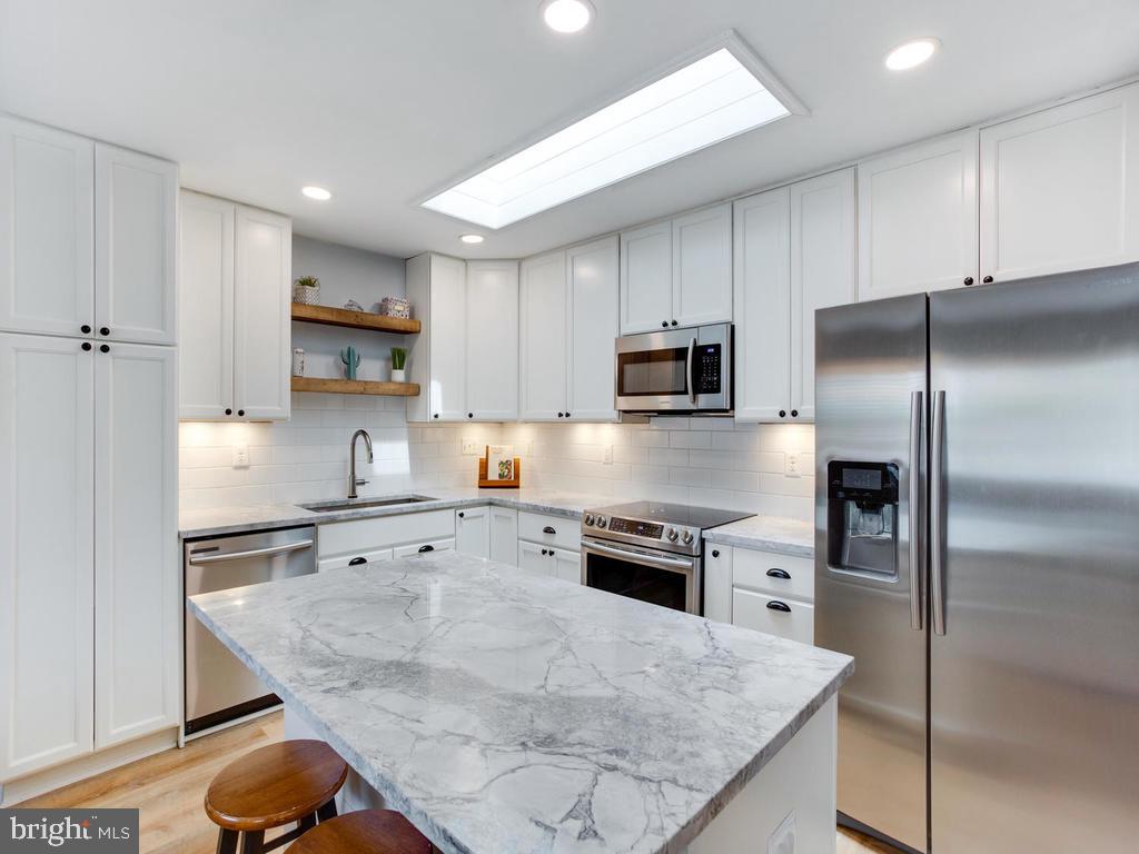 CARROLLTON MANOR - Residential