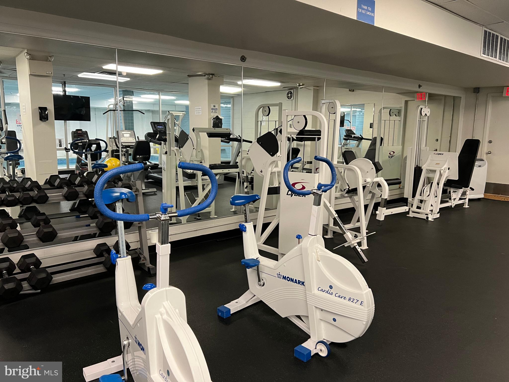 GREEN HILL - Residential Lease