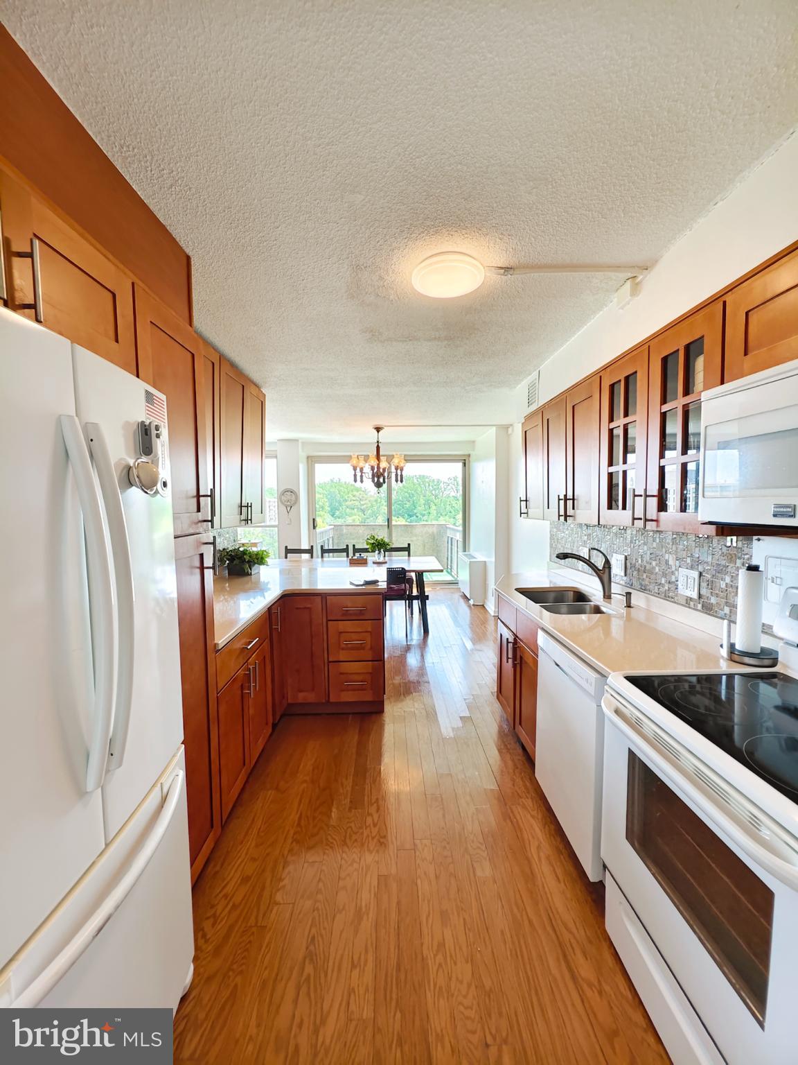 GREEN HILL - Residential Lease