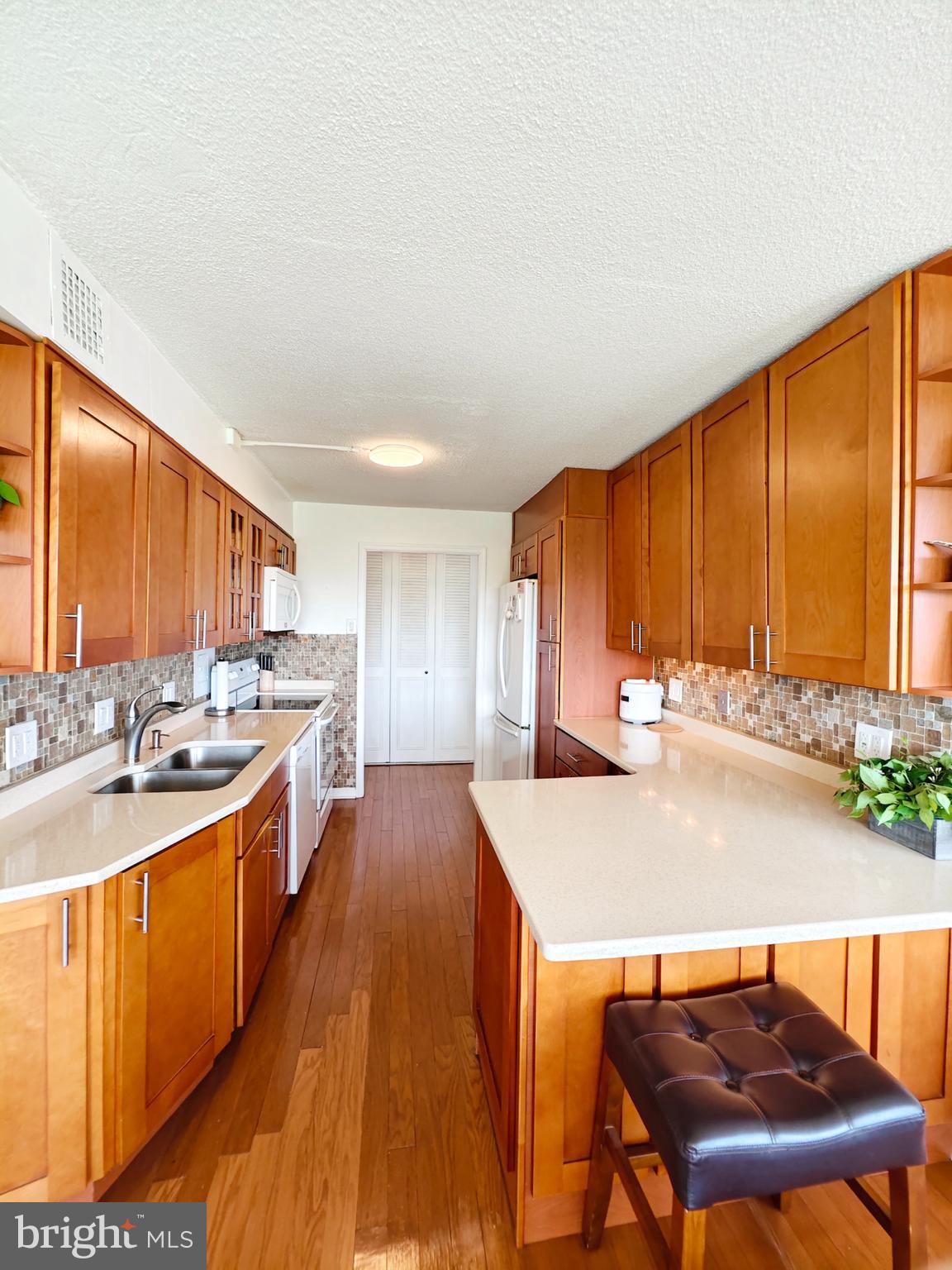 GREEN HILL - Residential Lease