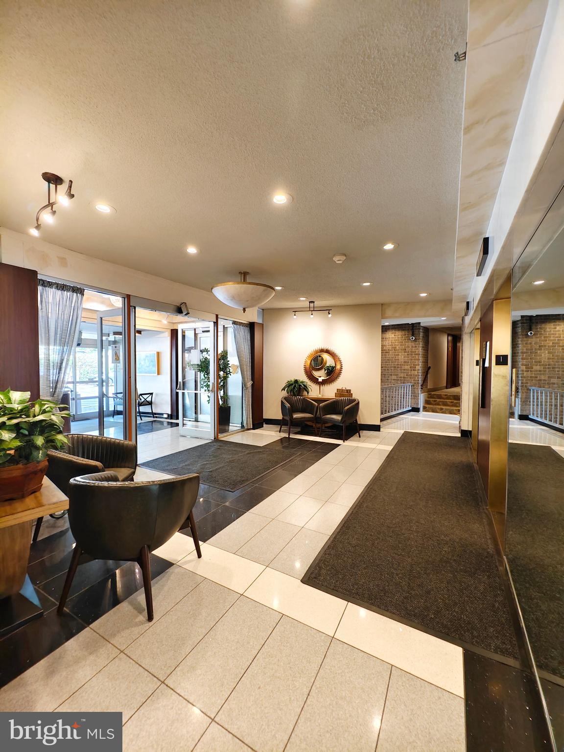 GREEN HILL - Residential Lease