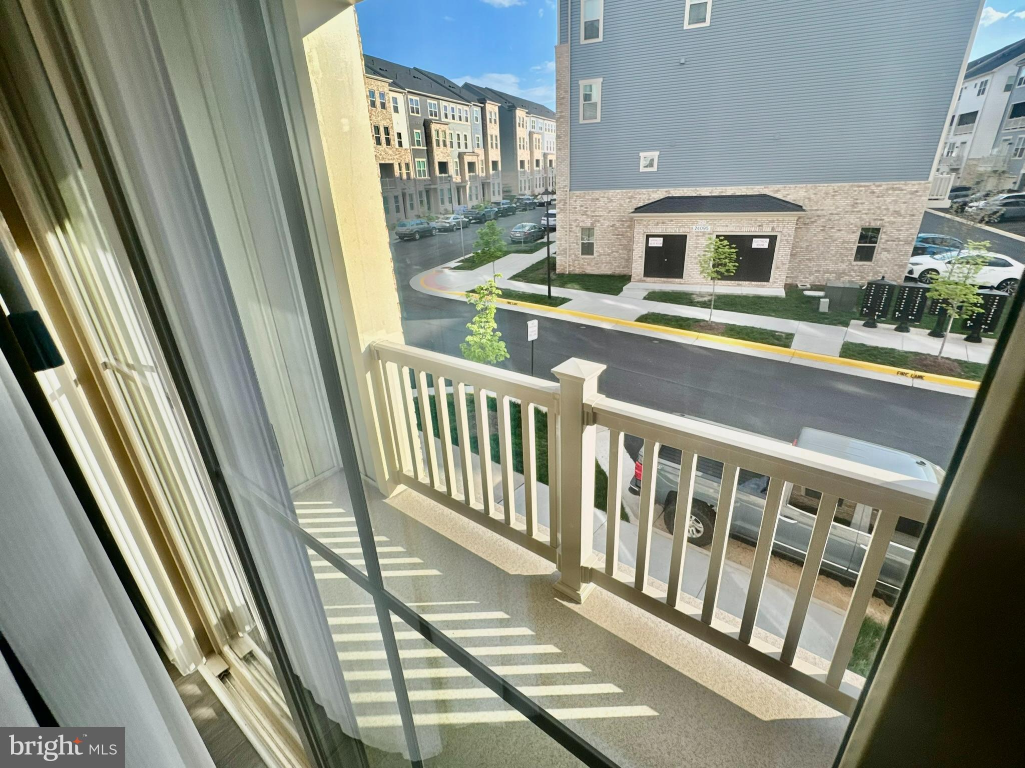 ARCOLA TOWN CENTER - Residential