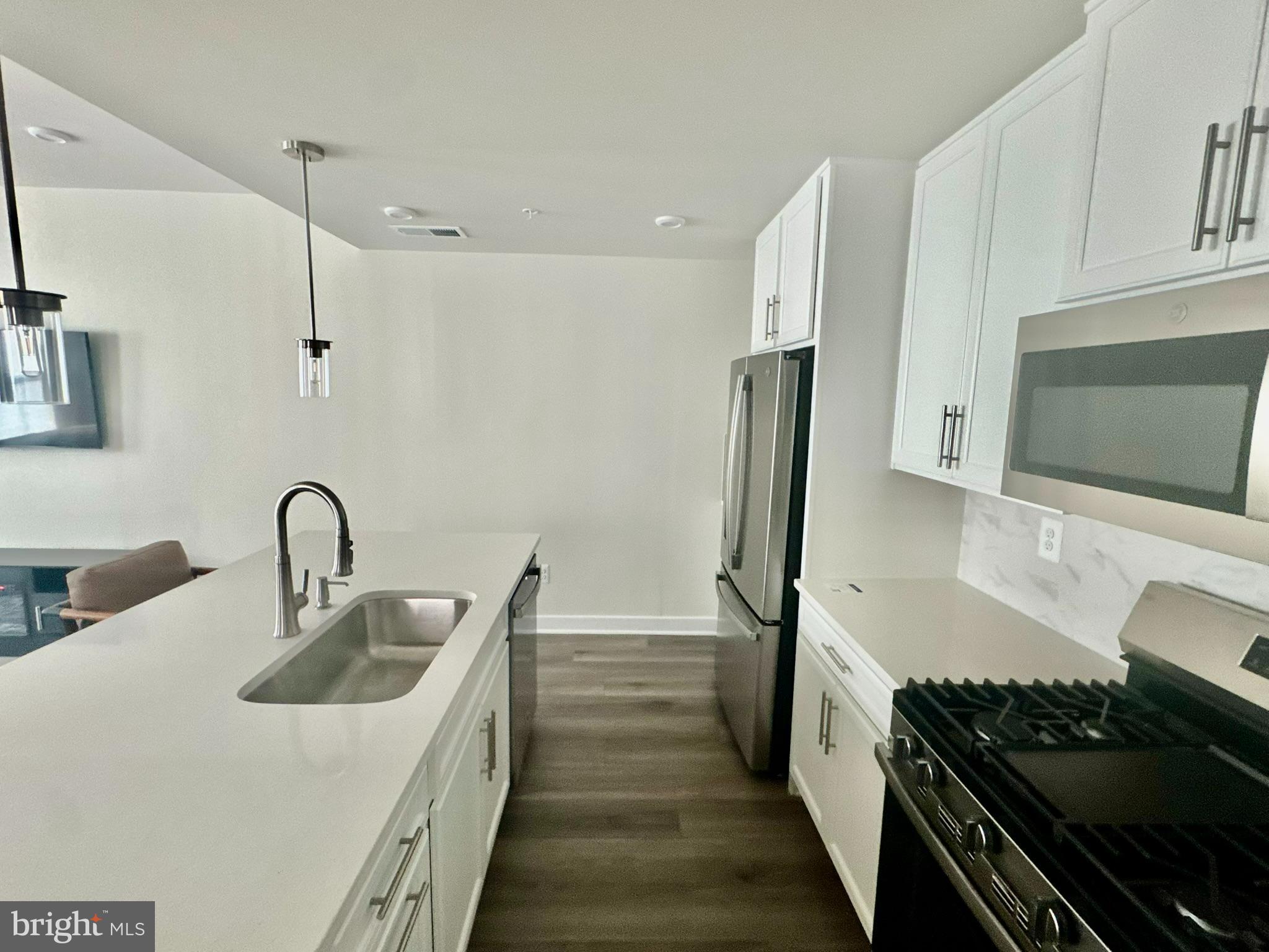 ARCOLA TOWN CENTER - Residential