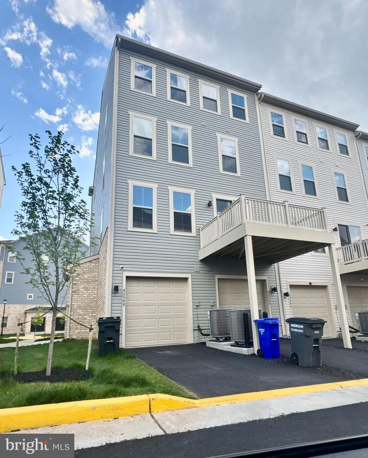 ARCOLA TOWN CENTER - Residential