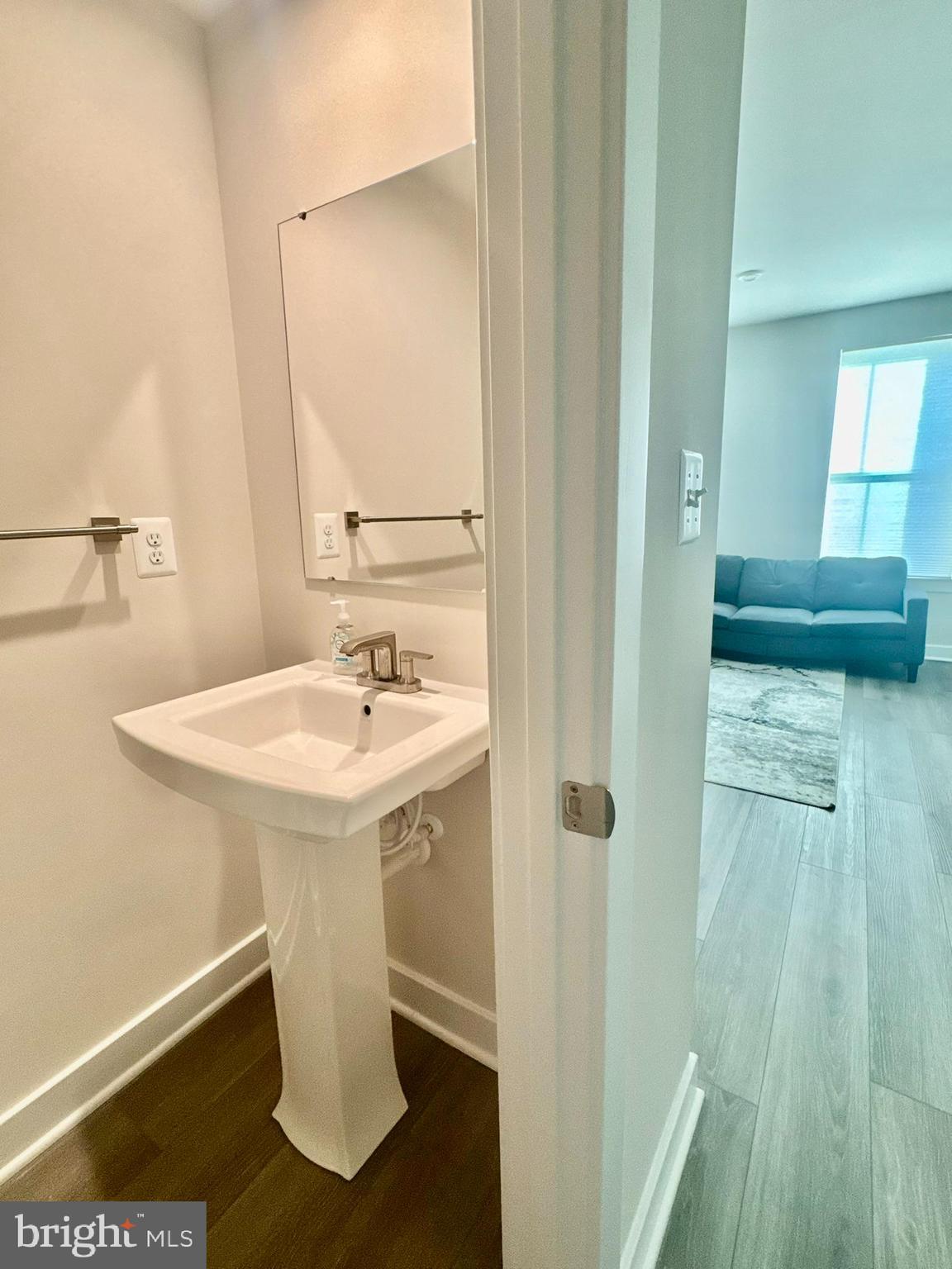 ARCOLA TOWN CENTER - Residential