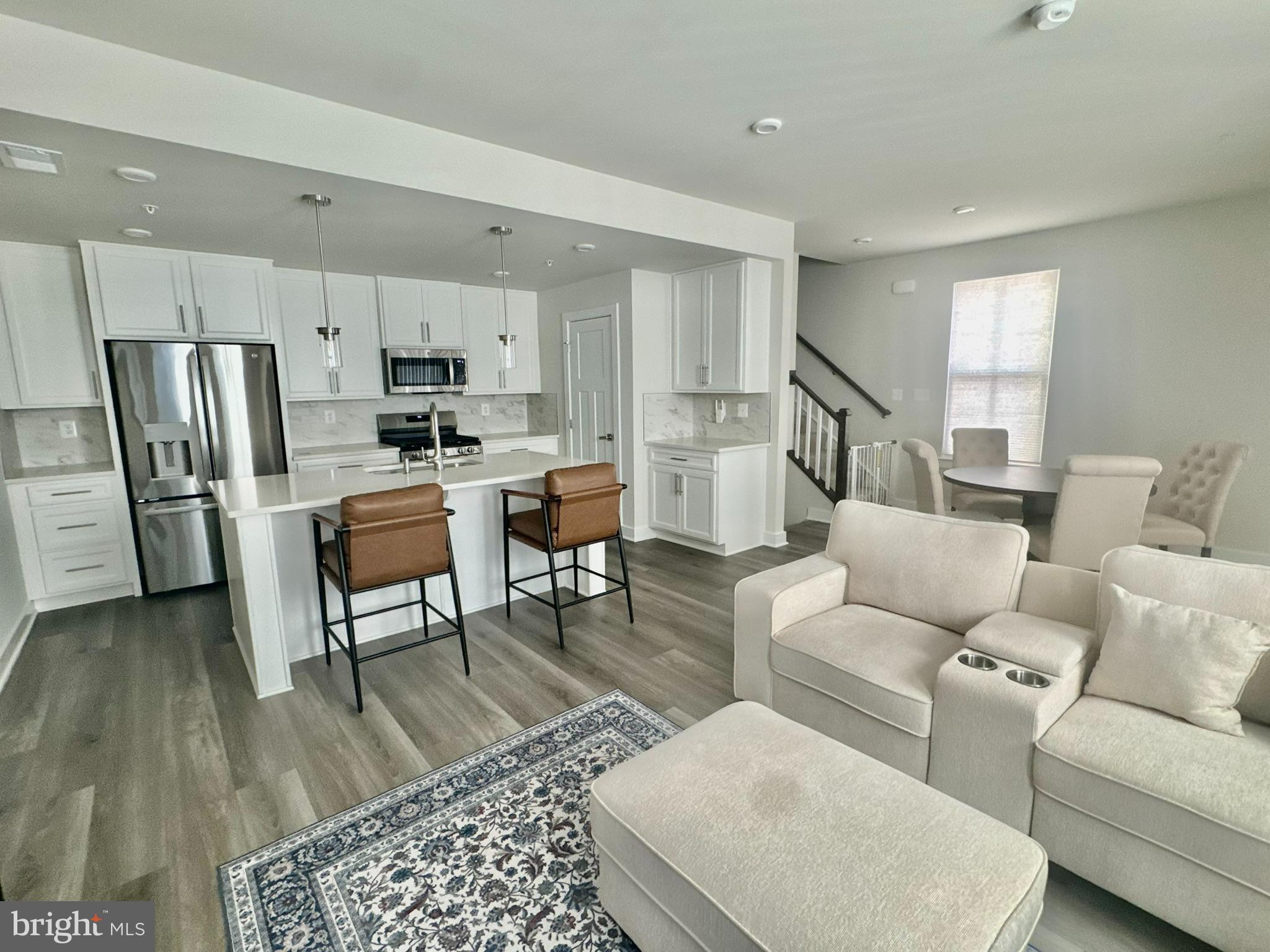 ARCOLA TOWN CENTER - Residential