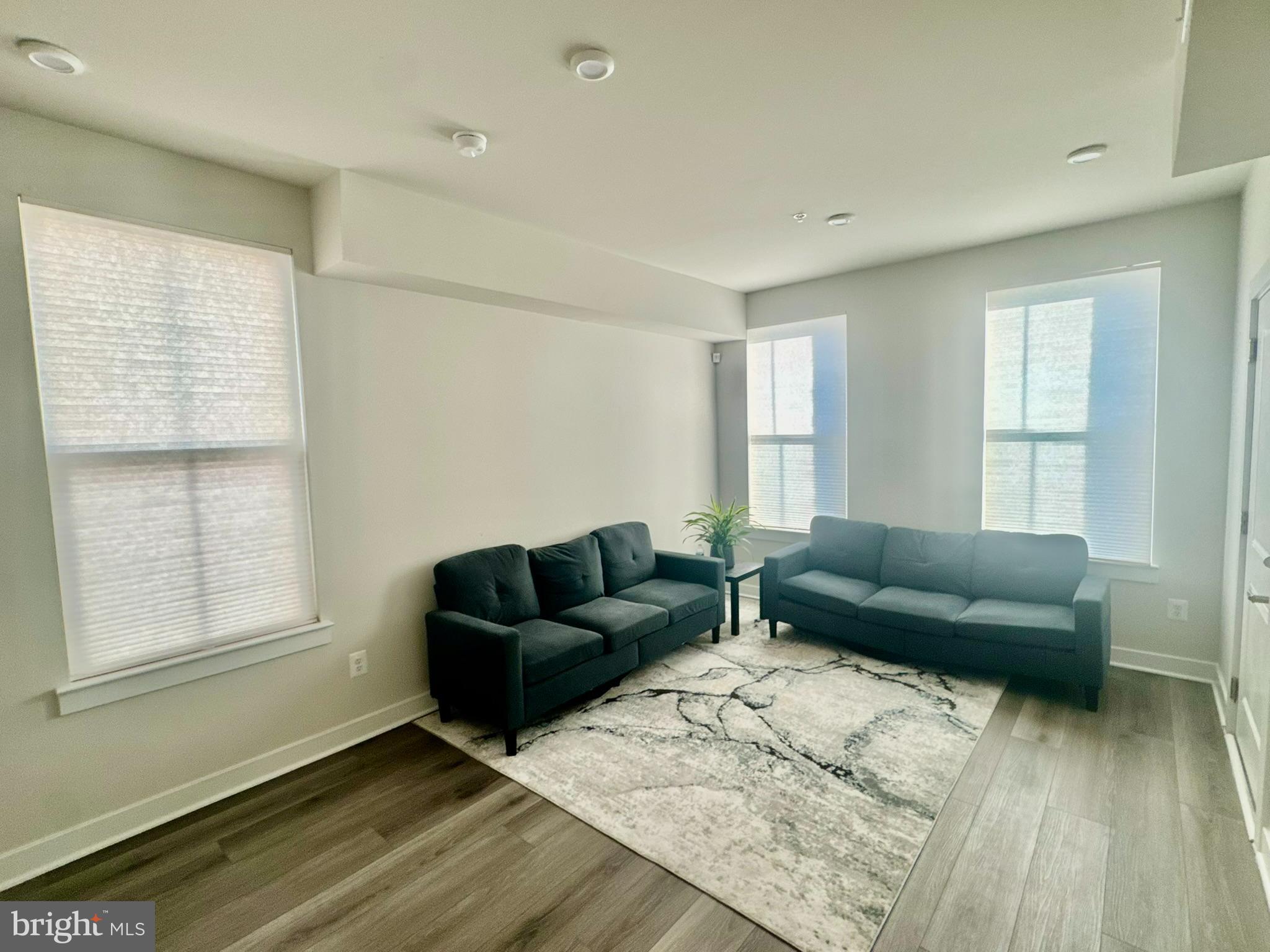 ARCOLA TOWN CENTER - Residential