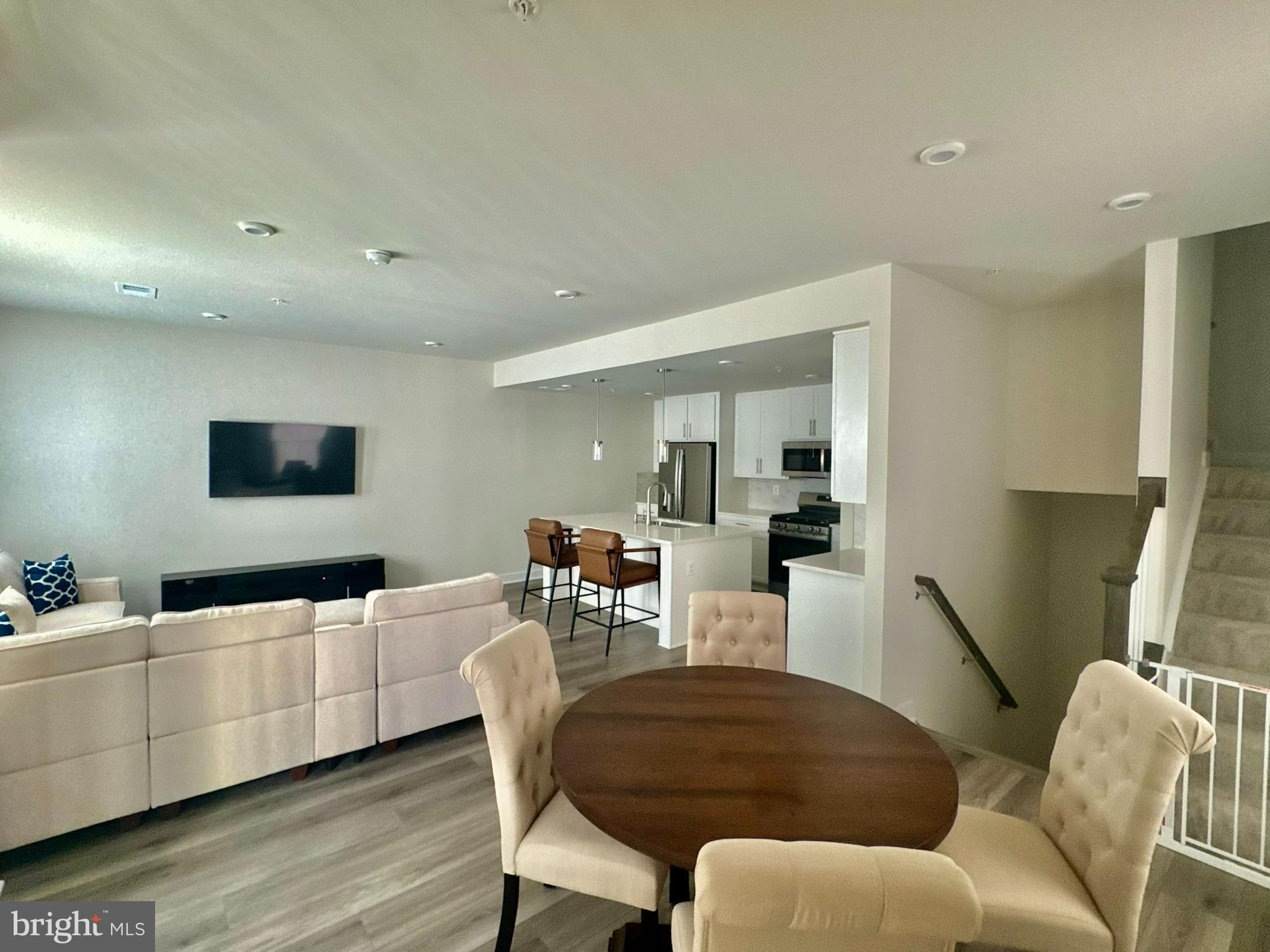 ARCOLA TOWN CENTER - Residential