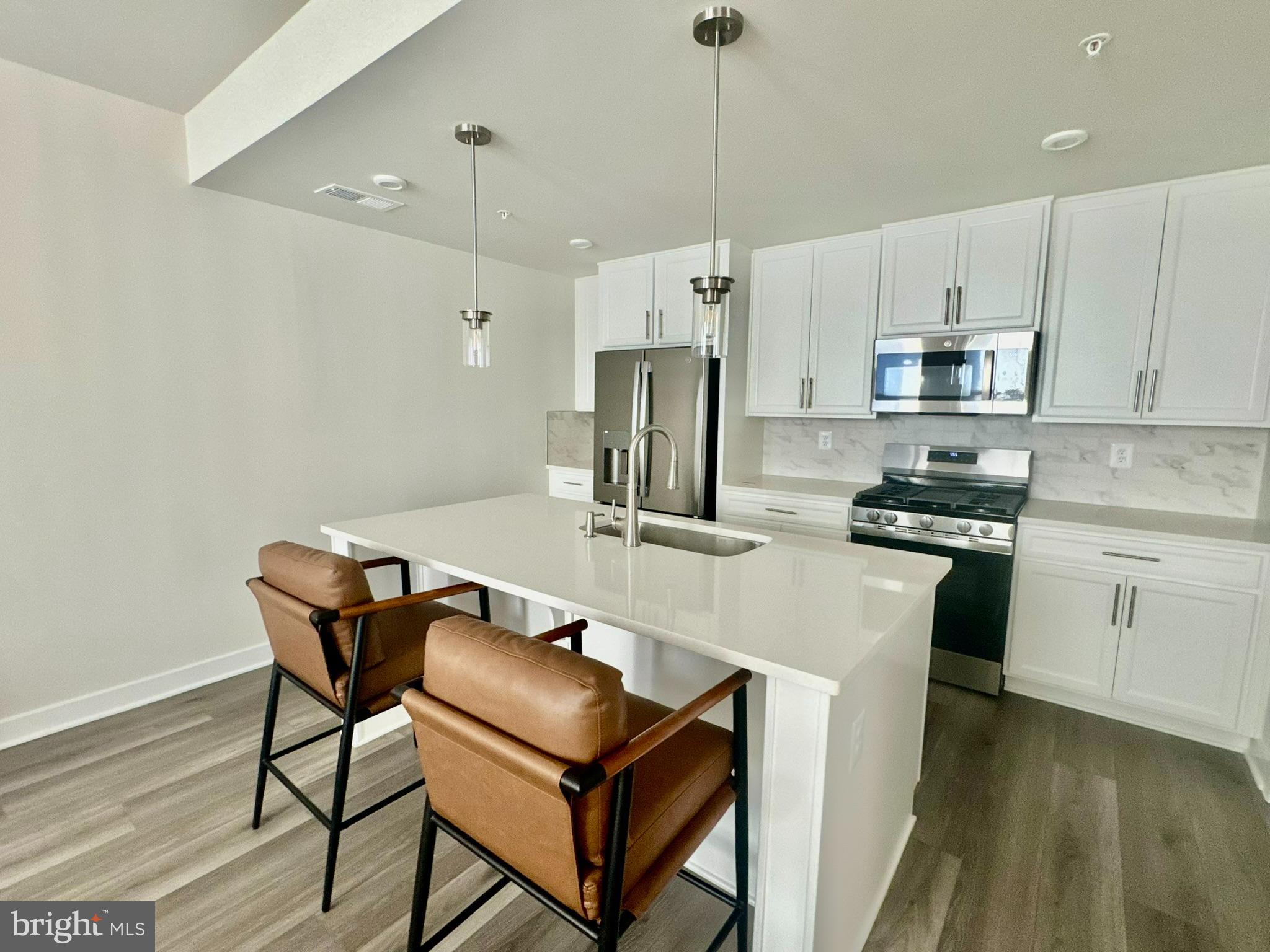 ARCOLA TOWN CENTER - Residential