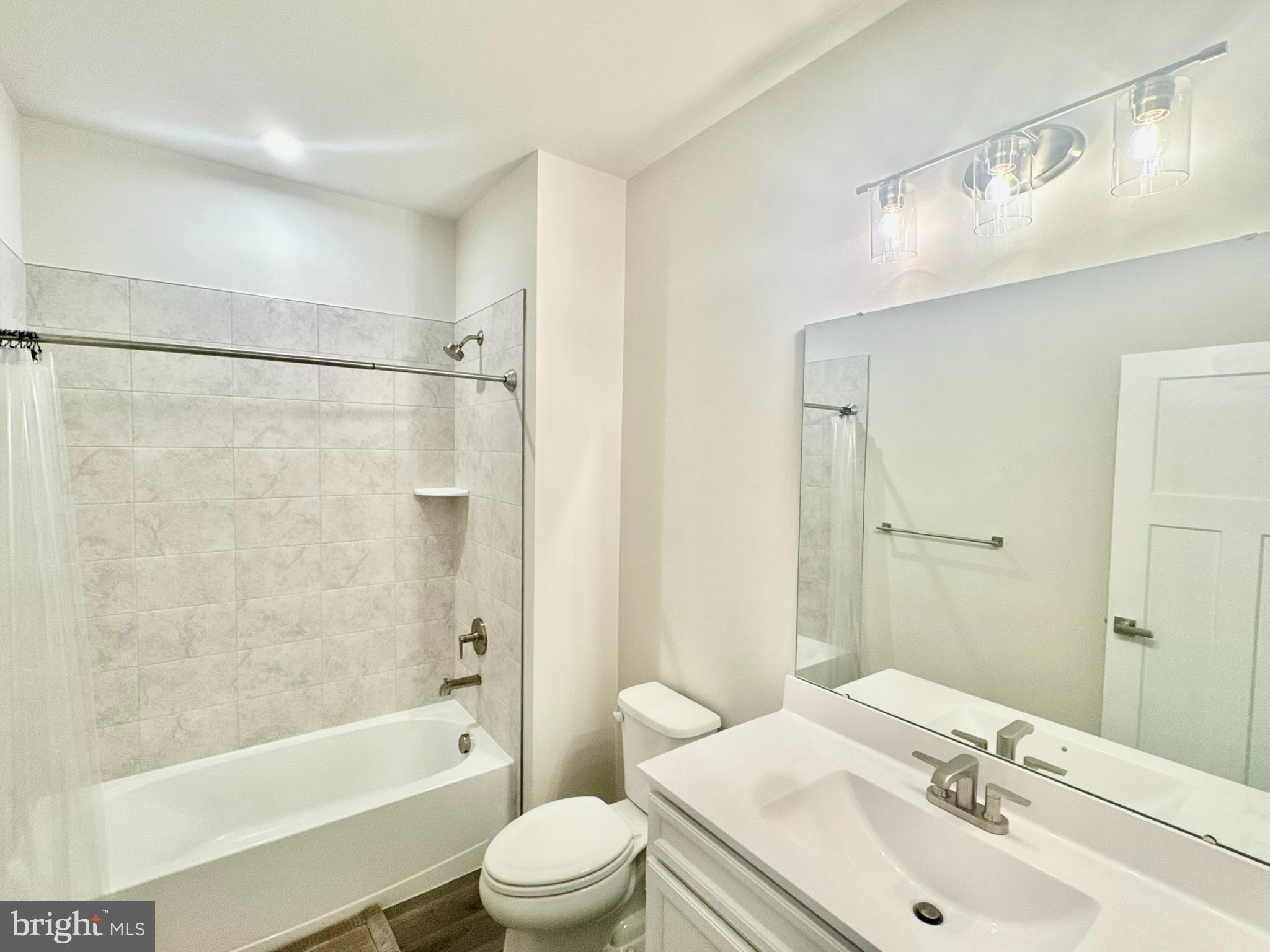 ARCOLA TOWN CENTER - Residential