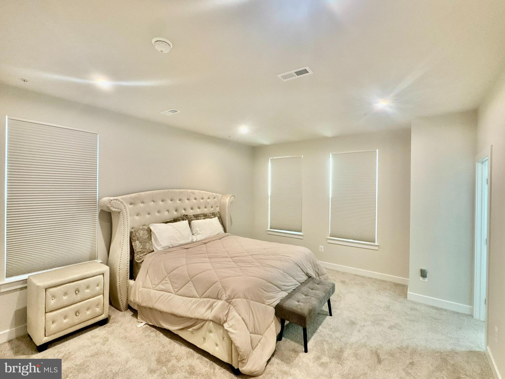 ARCOLA TOWN CENTER - Residential