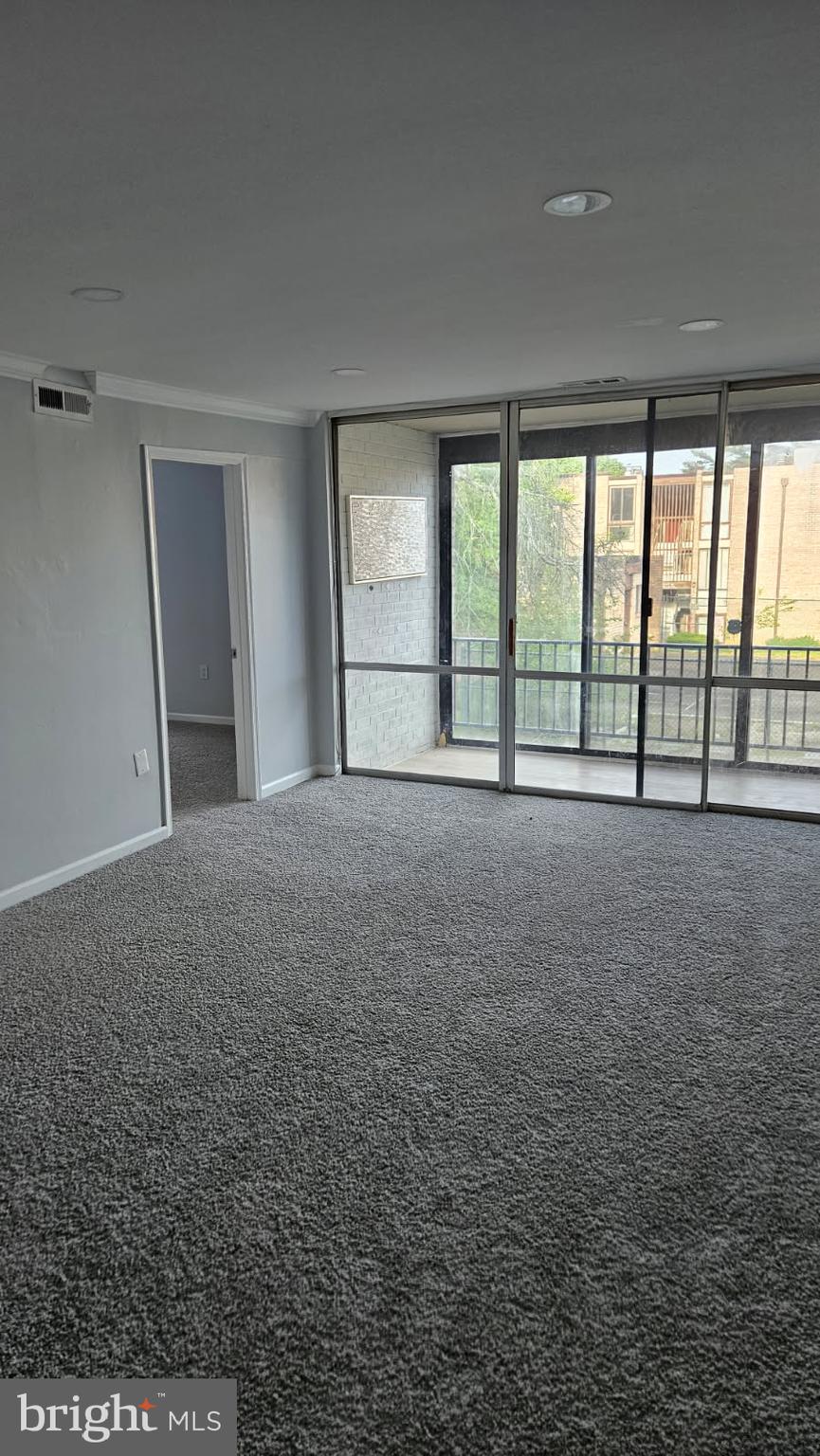 CHELSEA WOODS COURTS - Residential