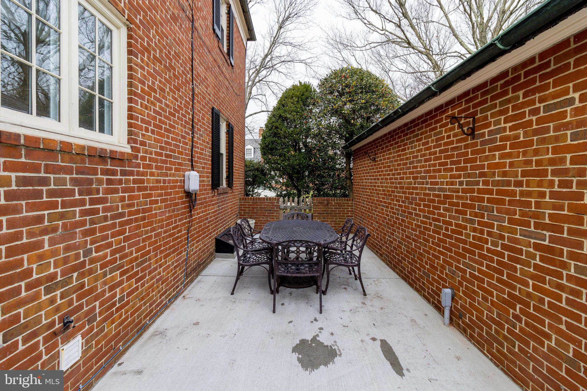 GREATER HOMELAND HISTORIC DISTRICT - Residential