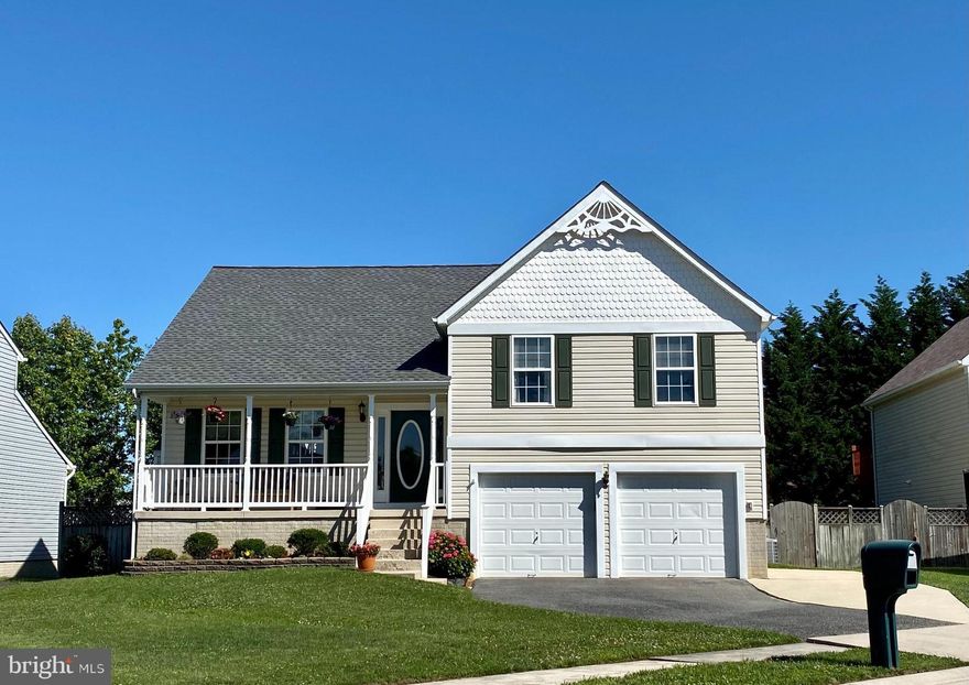 Wonderfully cared for home tucked away in a cul de sac location convenient  to major roads, shopping, restaurants and more.  This home offers nearly 1900 SQ FT of finished space with a tree lined fenced rear yard with plenty of area for outdoor enjoyment.  Owners have meticulously cared for this home from the exterior - new roof, deck, retaining wall & manicured lawn/beds, to the interior - updated systems, appliances, baths and finishes throughout.  This 4 level home is deceivingly large with the main living area showcasing an open concept layout while bedrooms and baths are situated off main hallway allowing for  privacy. The generous sized living room and kitchen with breakfast area features plenty of room for day to day living and offers convenient access to rear deck.  As you work your way to the lower level, you'll find a  great multiple room with slider to patio/yard, a 4th bedroom/office with full bath and convenient laundry area.  Plenty of storage opportunities in the lower level and garage.  Updates: Roof (2021); Fresh Paint Thru out(2021); WH (2016); HVAC (2015); Kitchen Updated (2015);Washer/Dryer (2015); Baths - Flooring/Vanity (2021); Deck Board (2019); Carpet (2015).