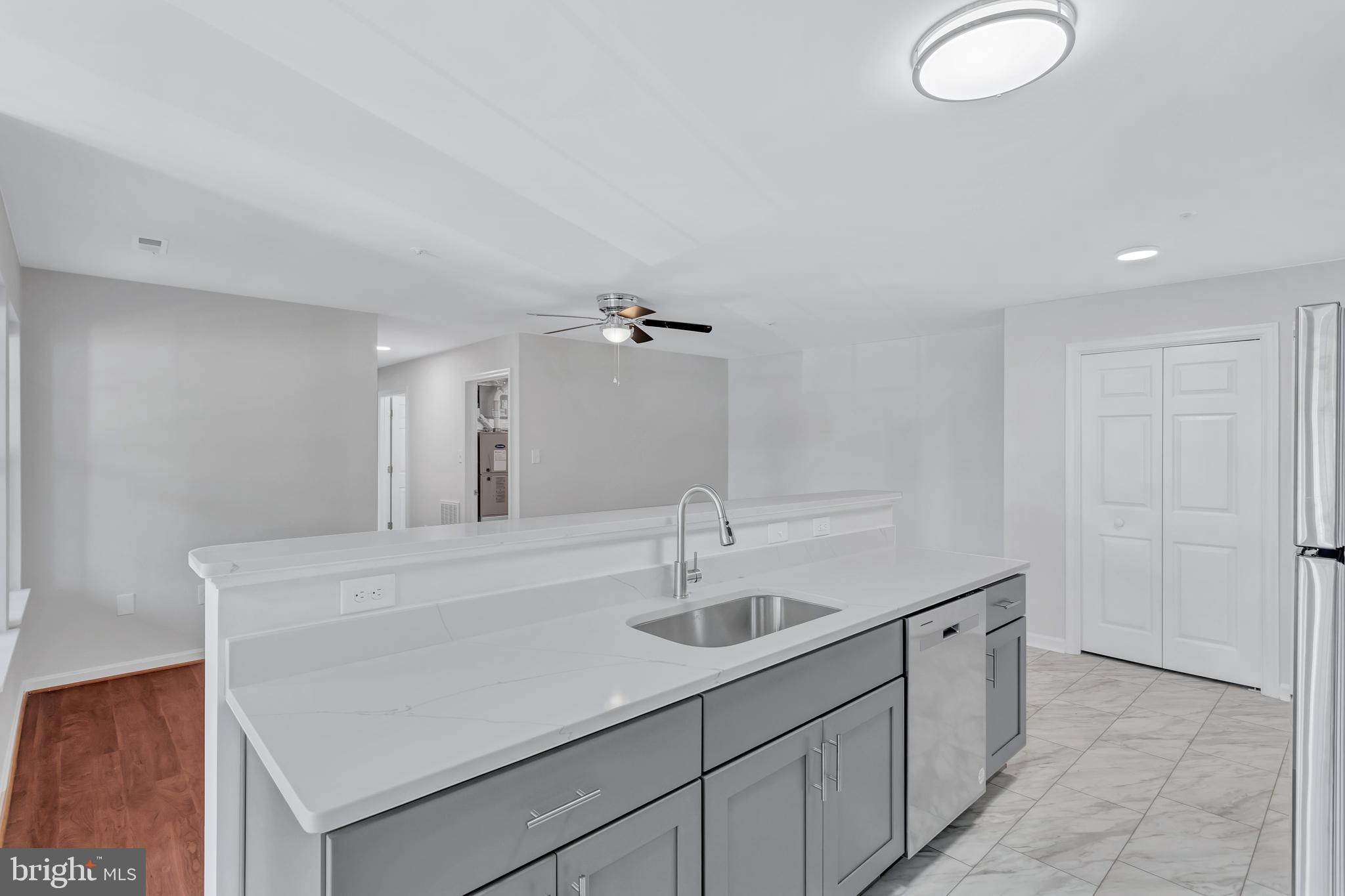 LAKETREE - Residential