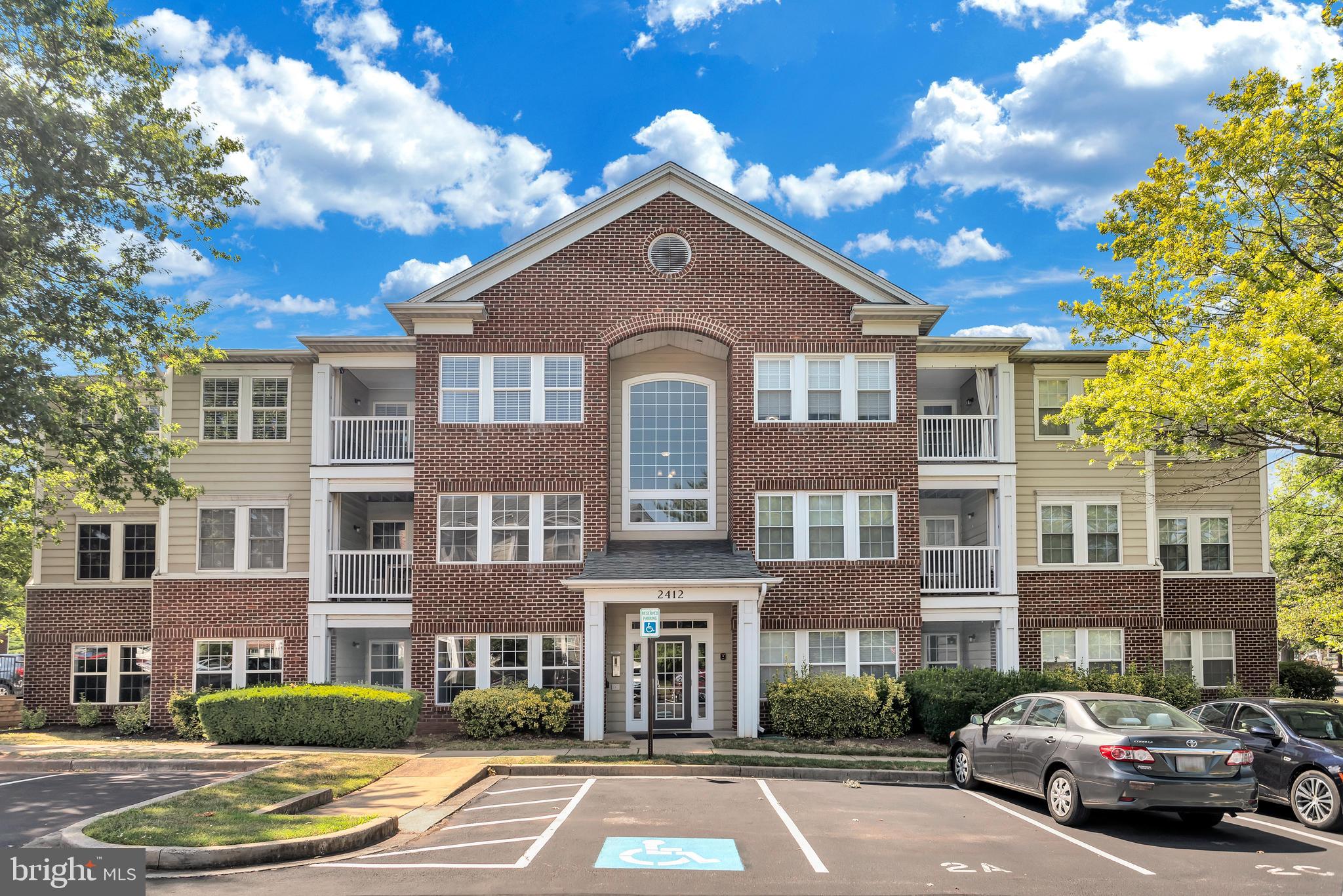 LAKETREE - Residential