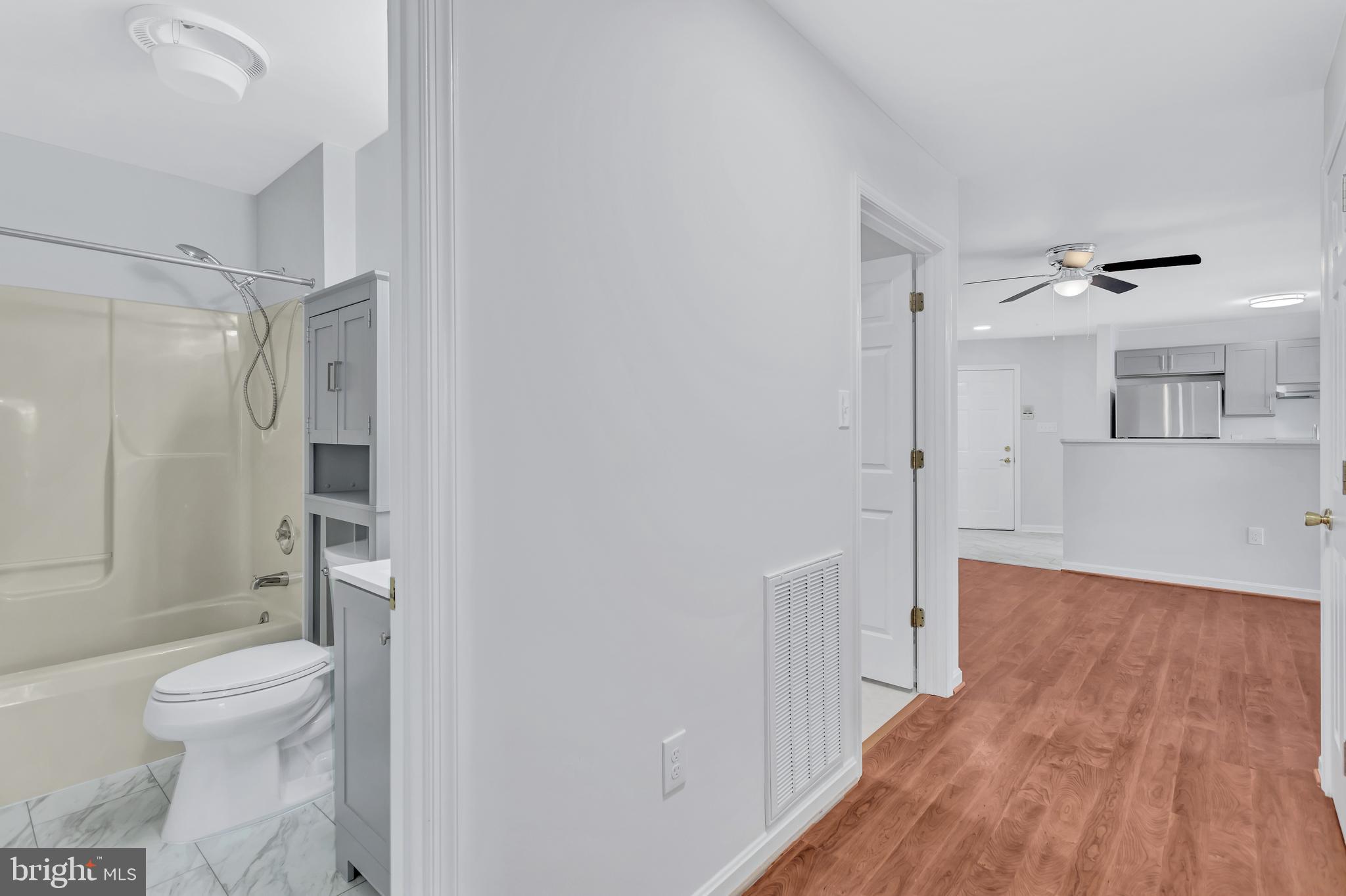 LAKETREE - Residential