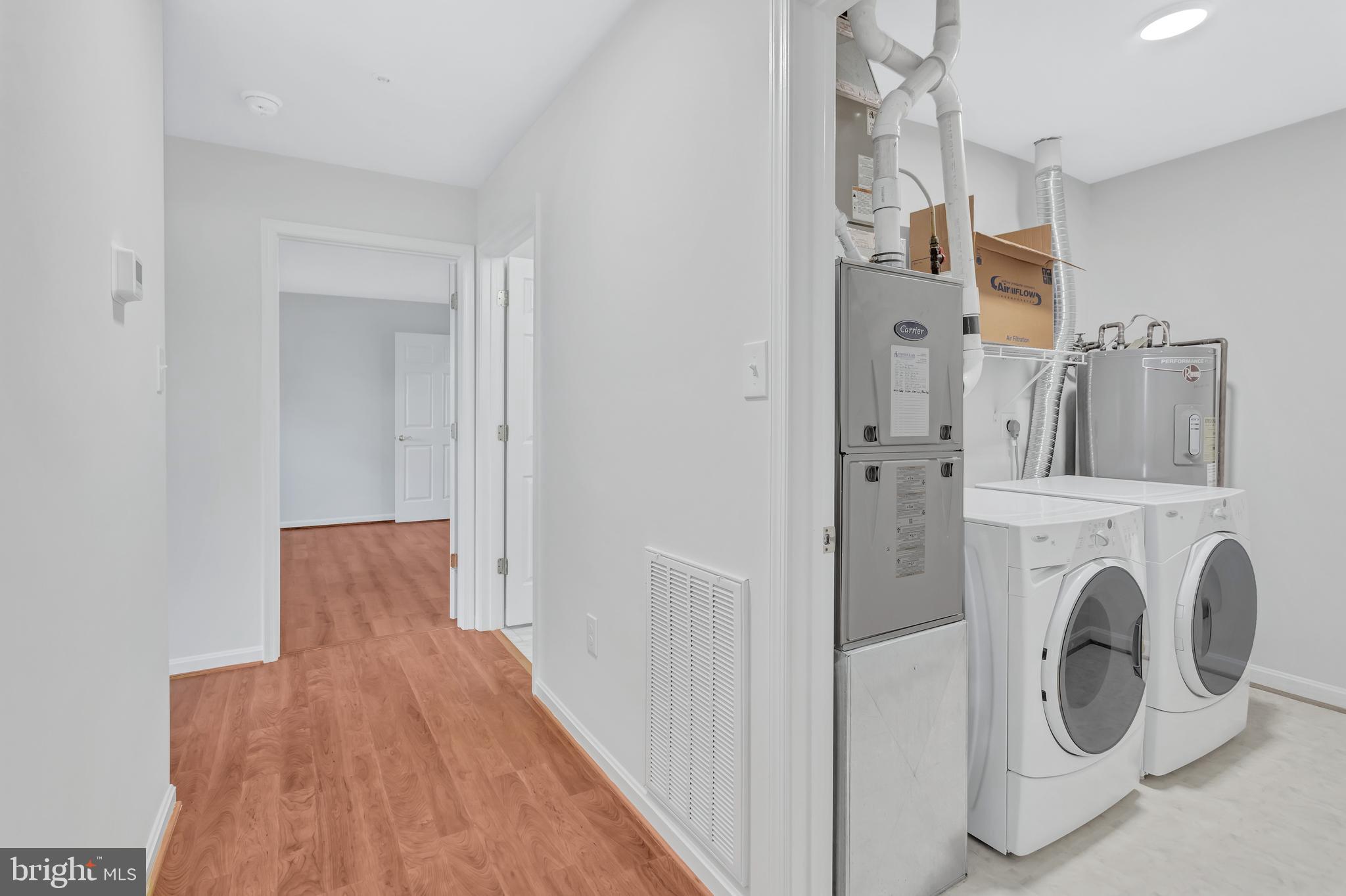 LAKETREE - Residential