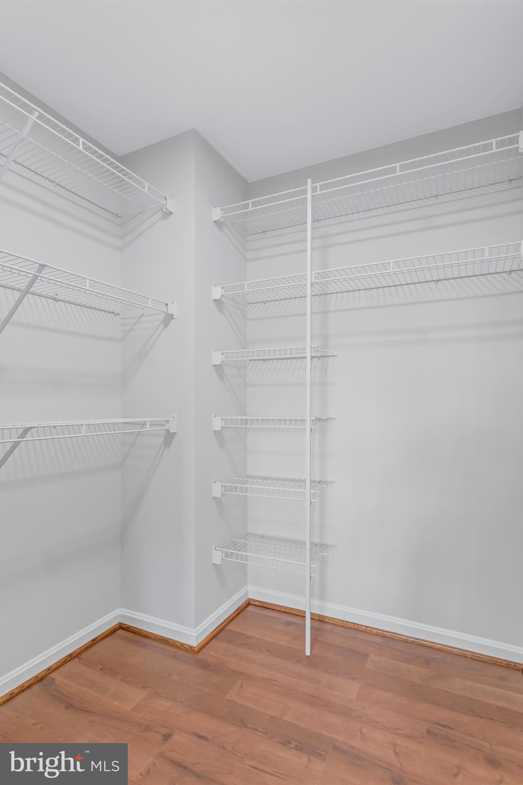 LAKETREE - Residential