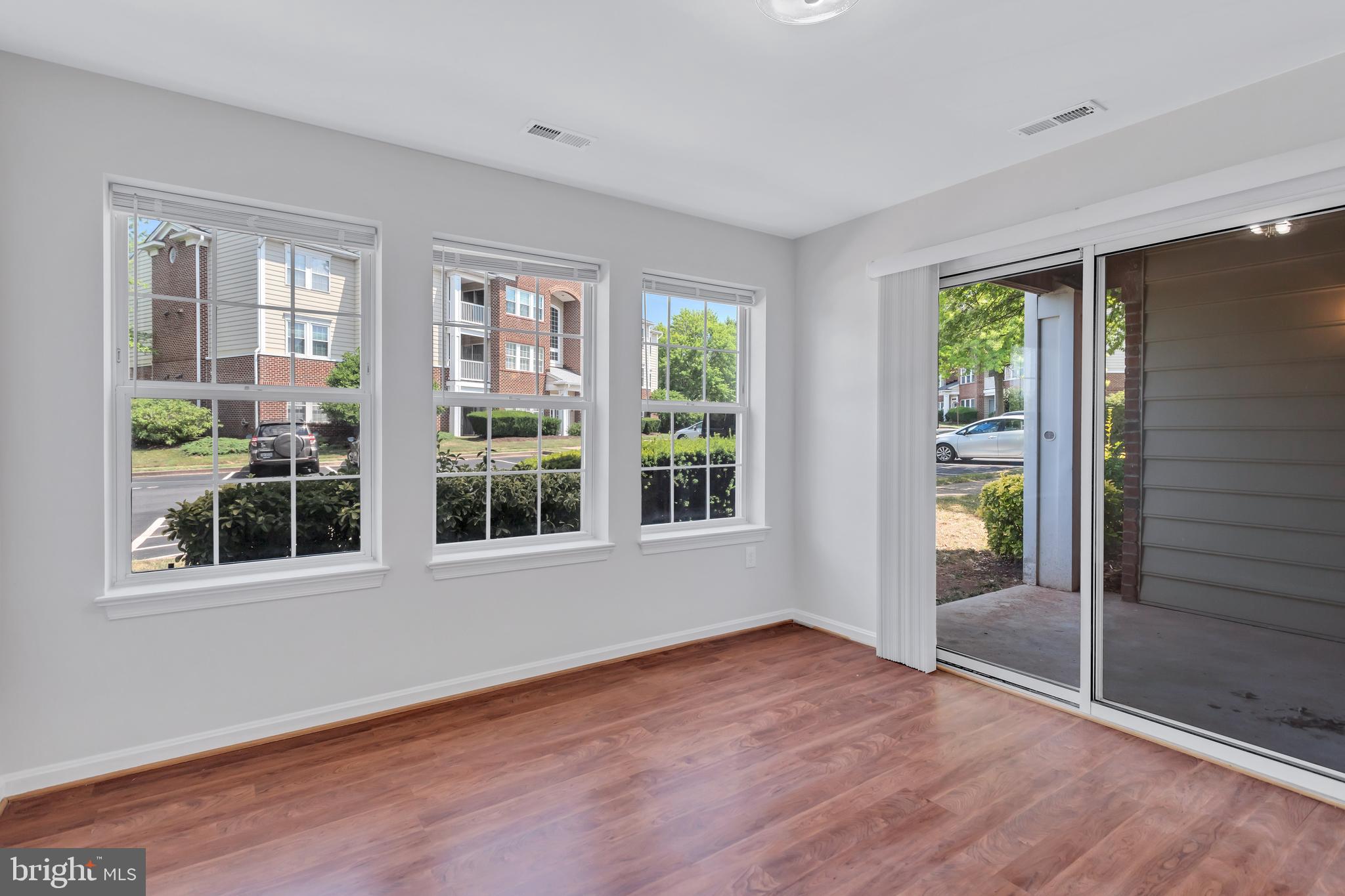 LAKETREE - Residential