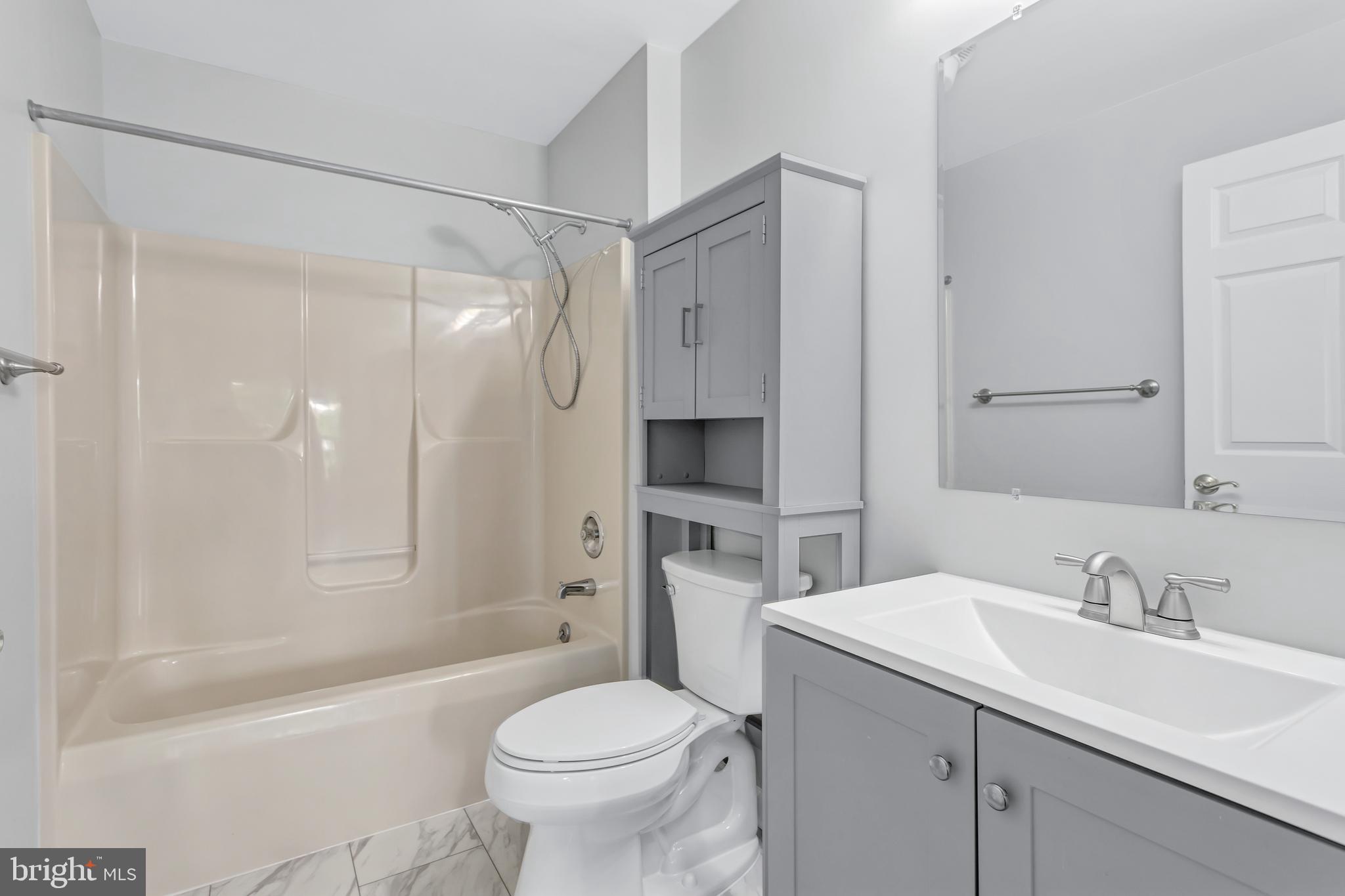 LAKETREE - Residential