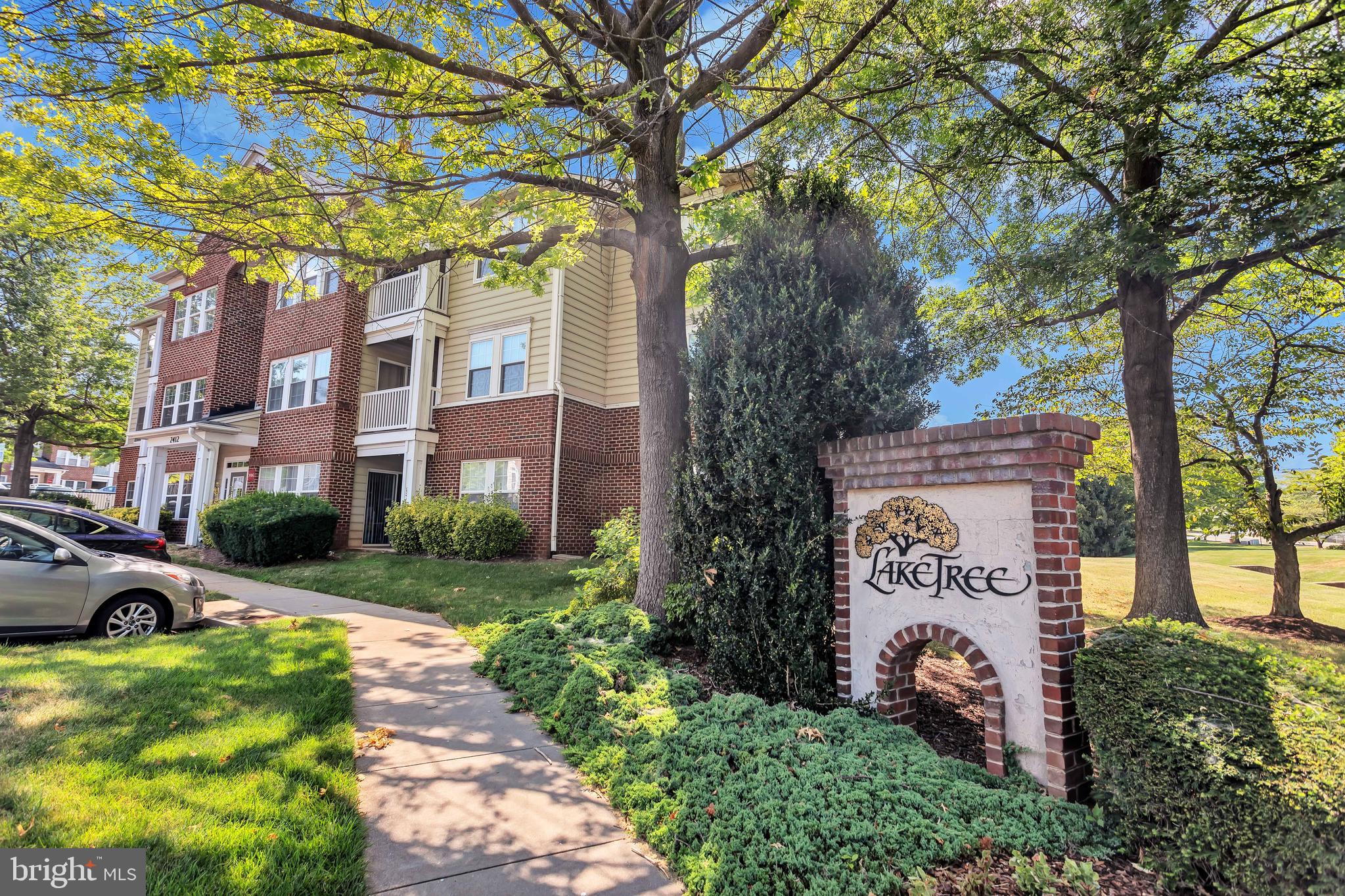 LAKETREE - Residential