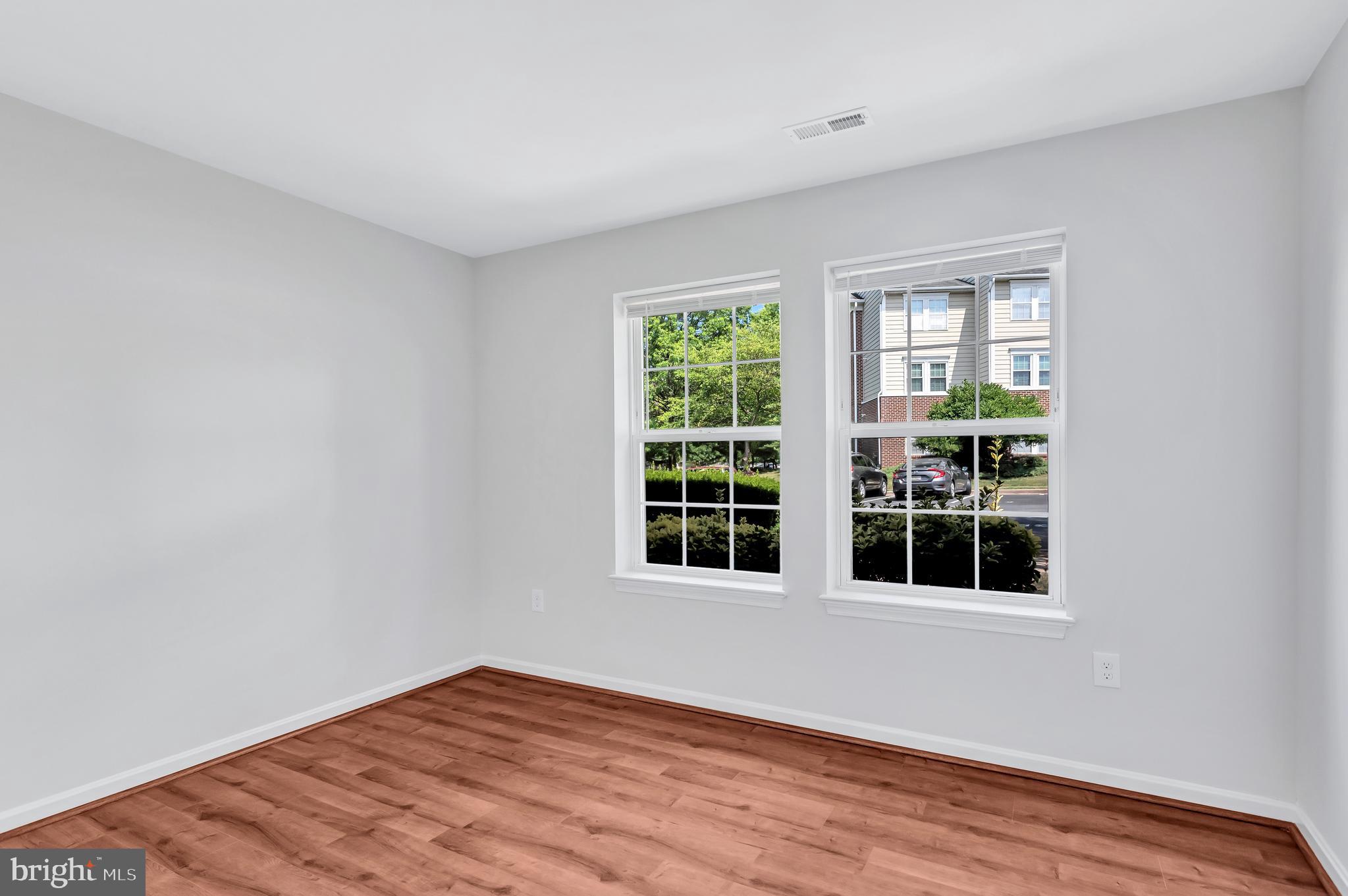 LAKETREE - Residential